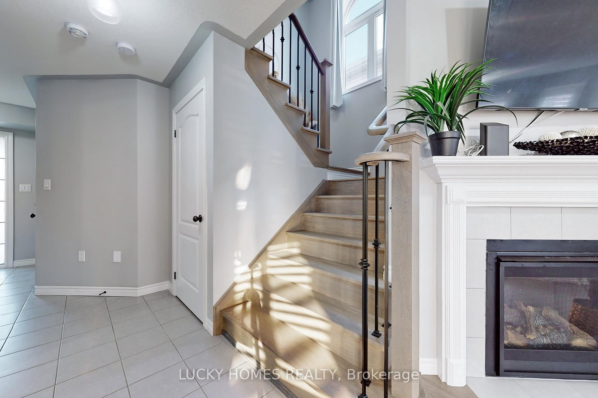 Photo 6 of 1502 Dunedin Crescent, Oshawa, Taunton — HOMEH