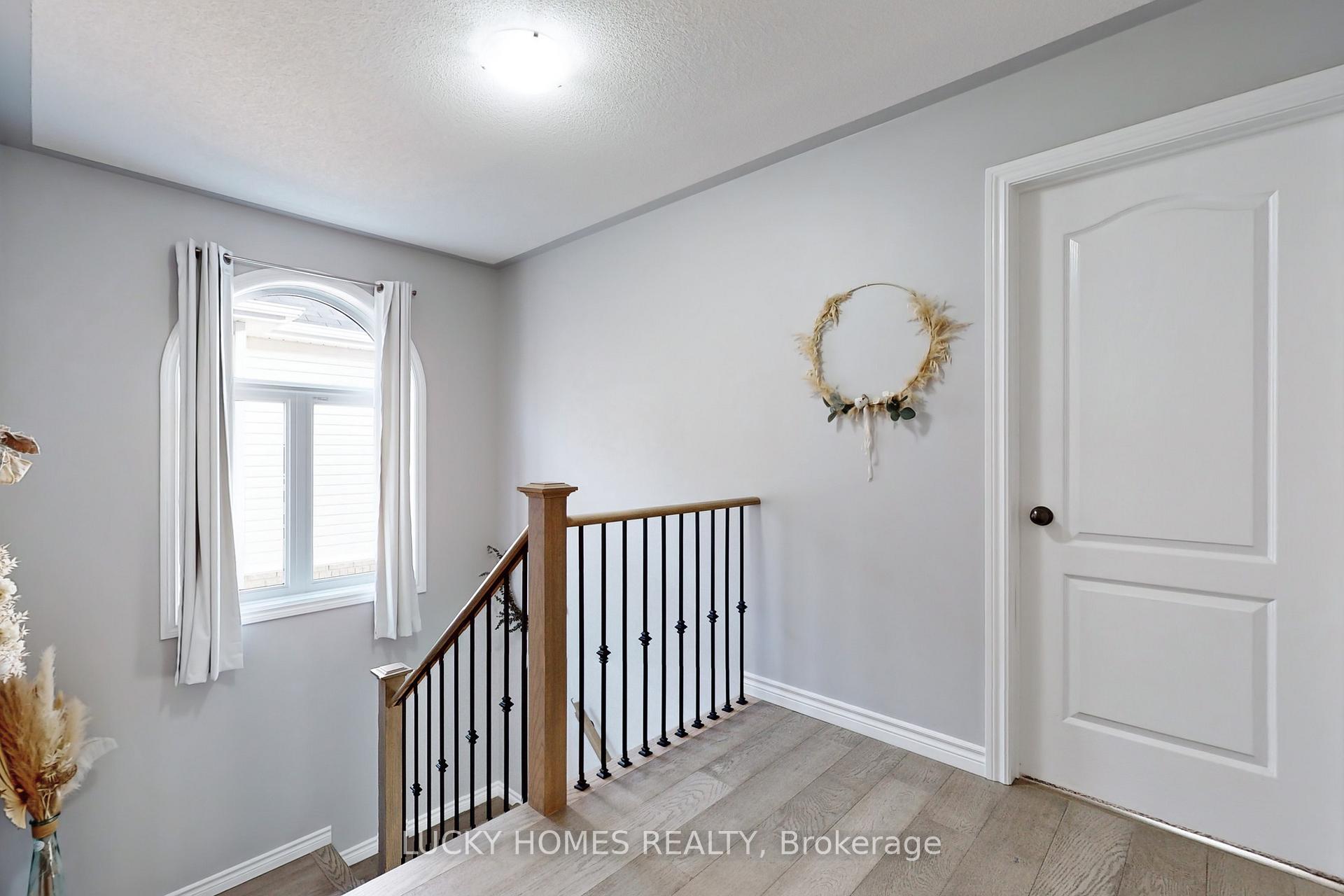 Photo 7 of 1502 Dunedin Crescent, Oshawa, Taunton — HOMEH