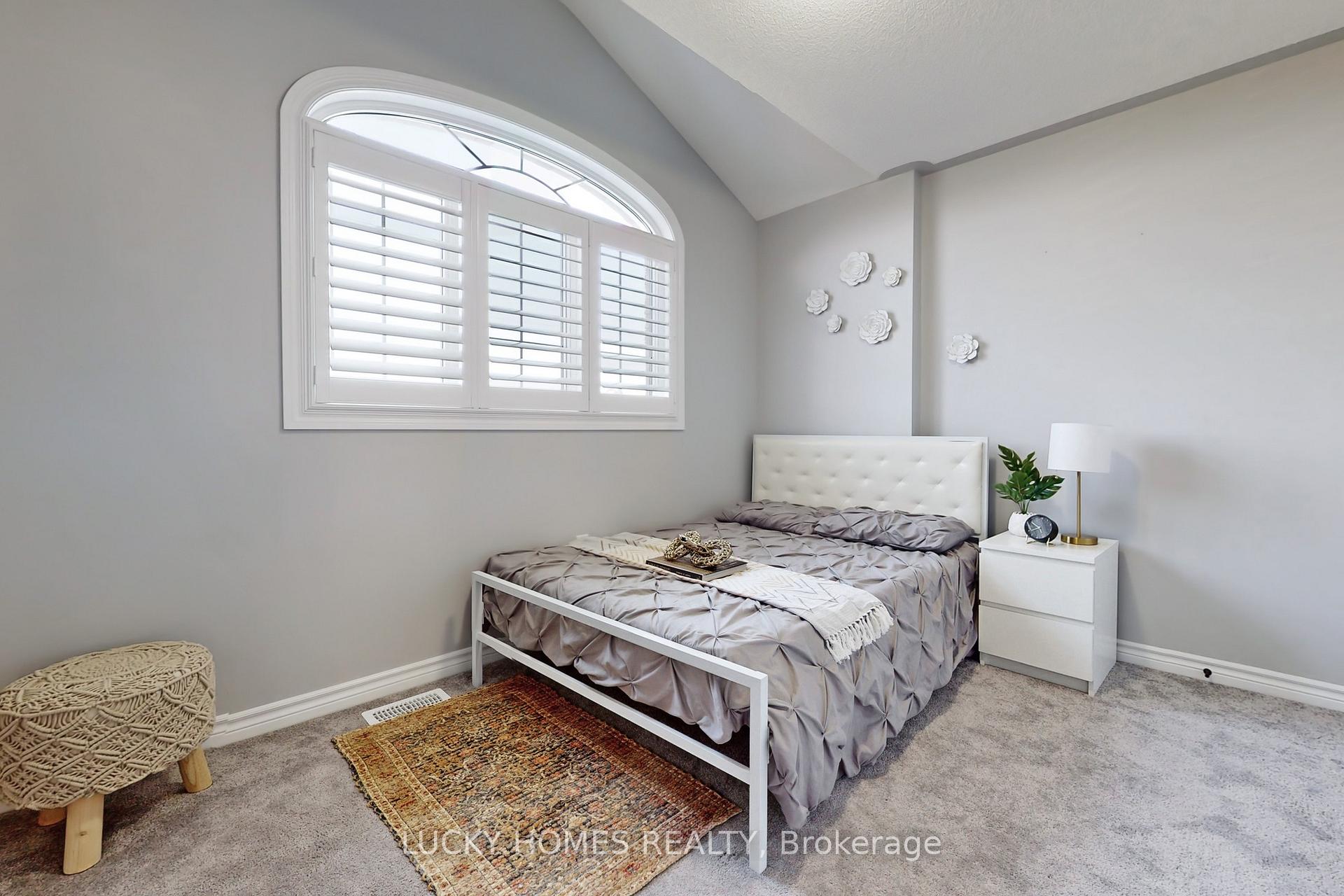 Photo 18 of 1502 Dunedin Crescent, Oshawa, Taunton — HOMEH
