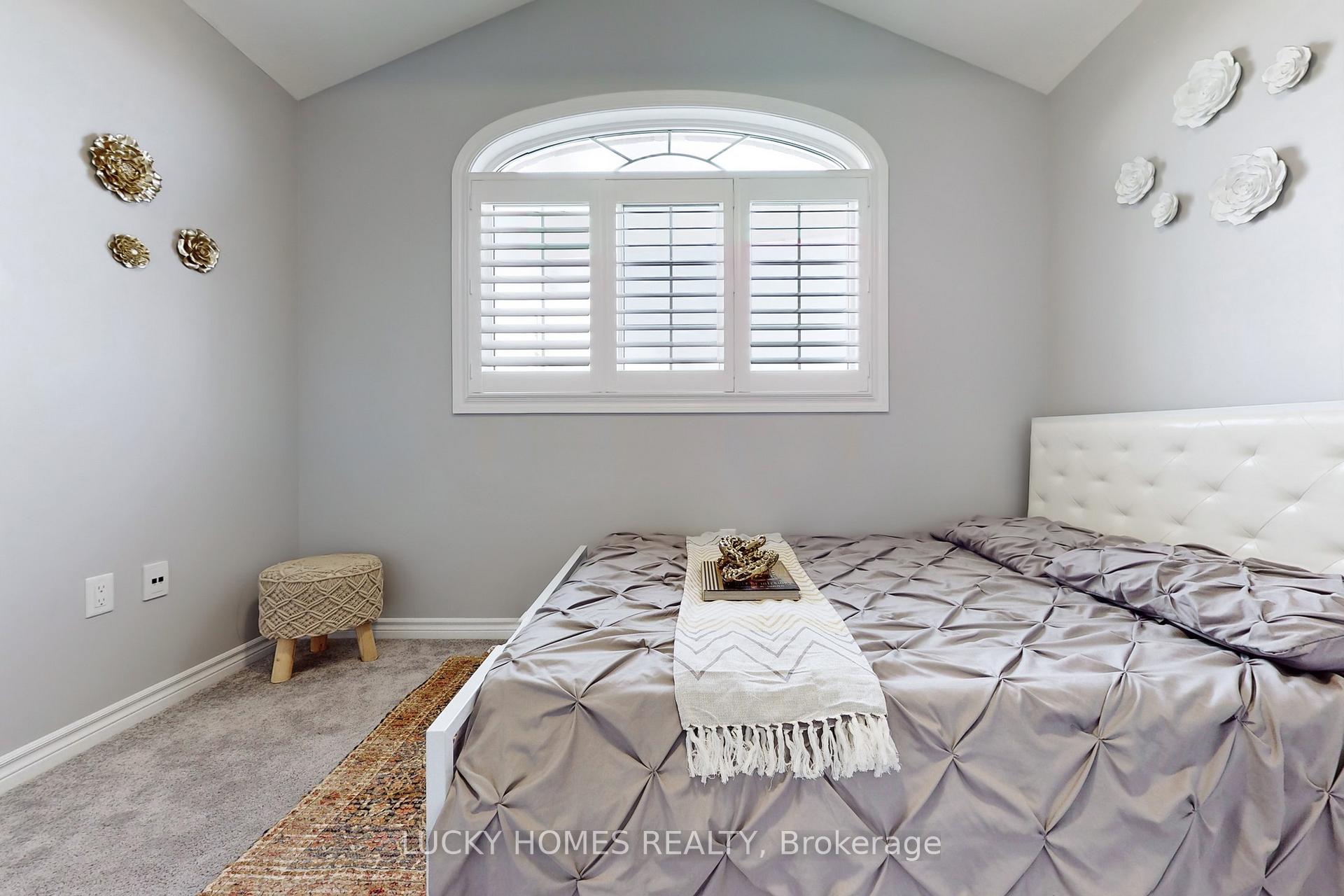 Photo 26 of 1502 Dunedin Crescent, Oshawa, Taunton — HOMEH