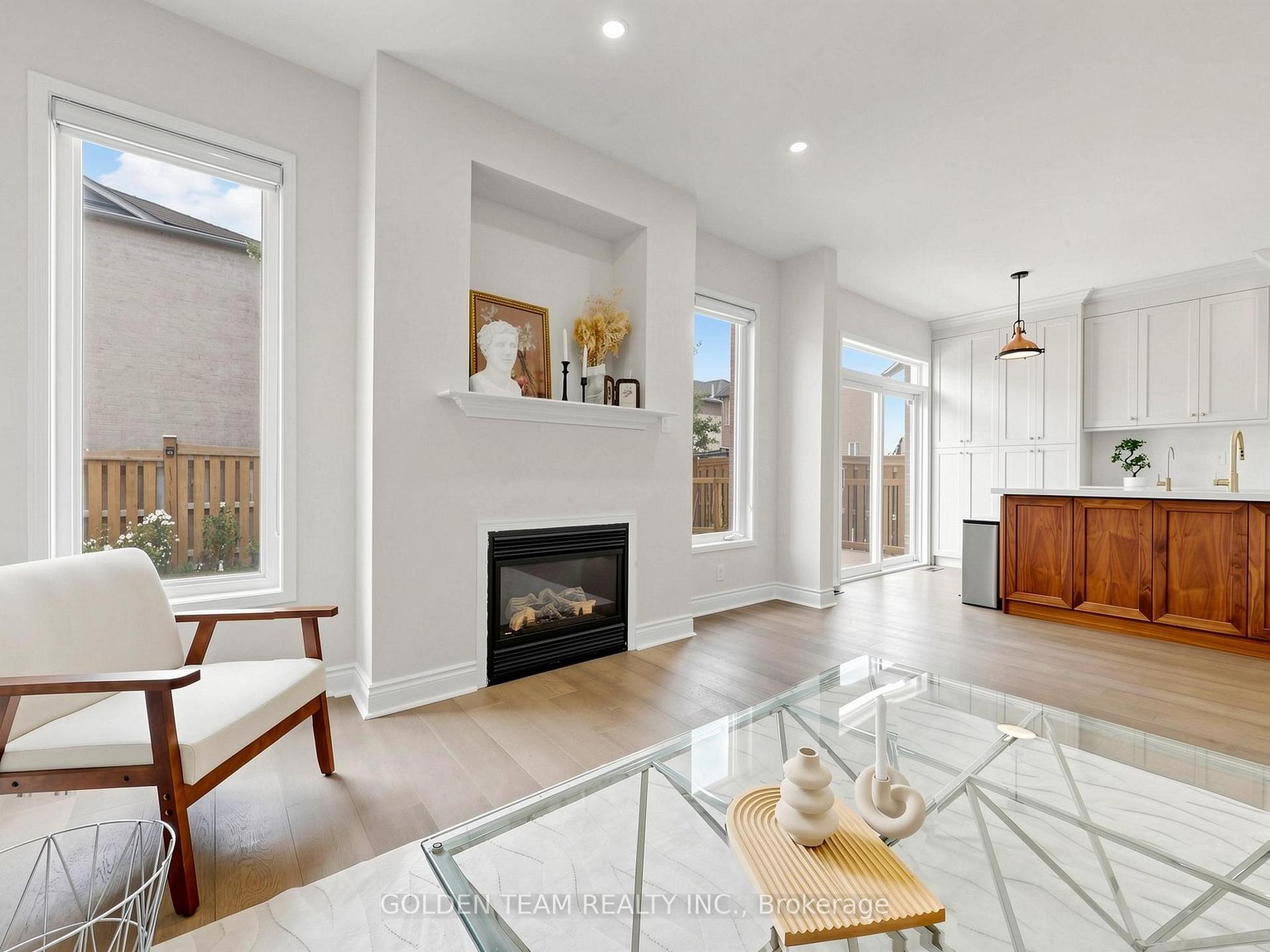 Photo 14 of 96 Spring Farm Road, Aurora, Bayview Northeast — HOMEH