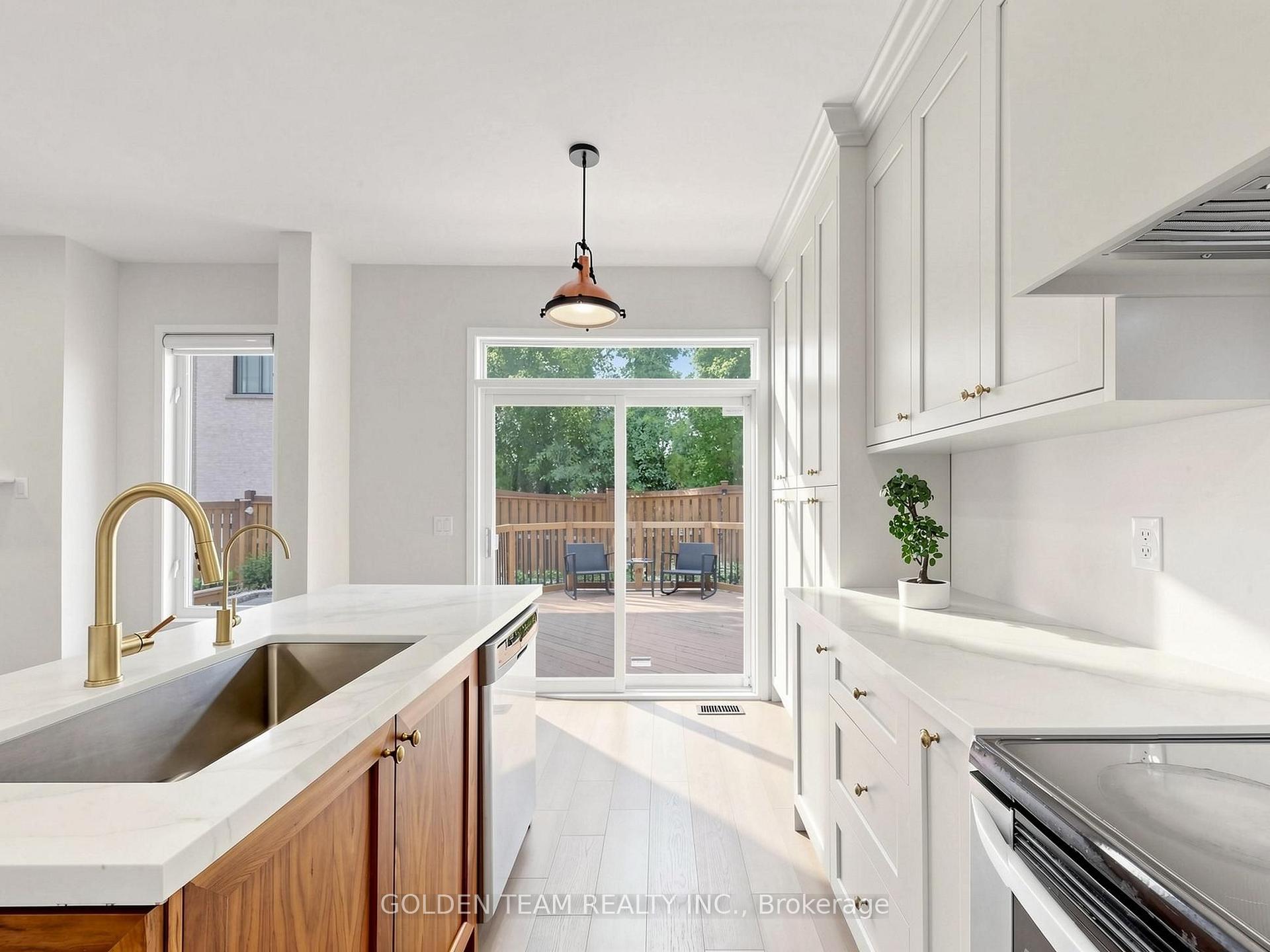 Photo 17 of 96 Spring Farm Road, Aurora, Bayview Northeast — HOMEH