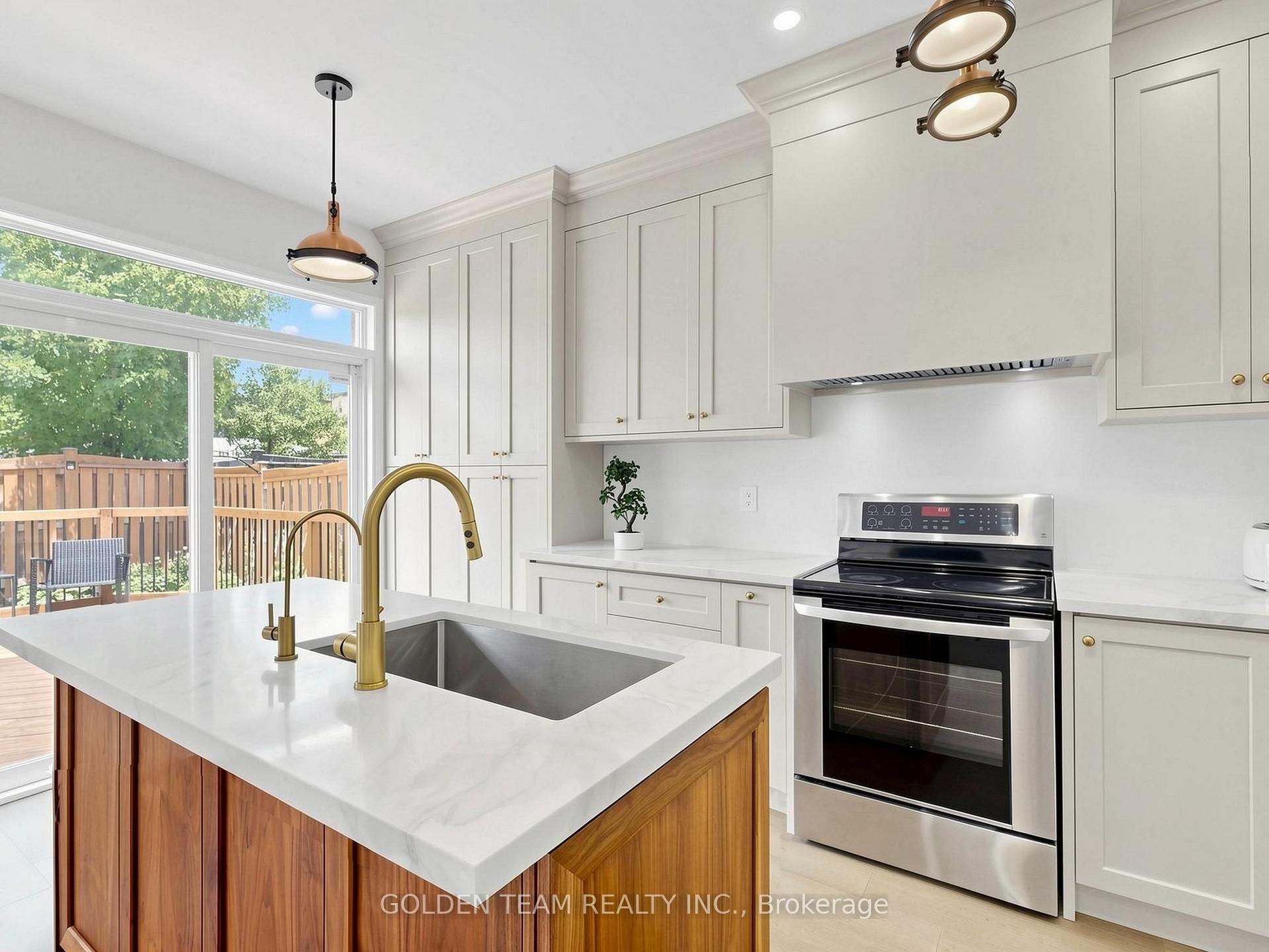 Photo 19 of 96 Spring Farm Road, Aurora, Bayview Northeast — HOMEH