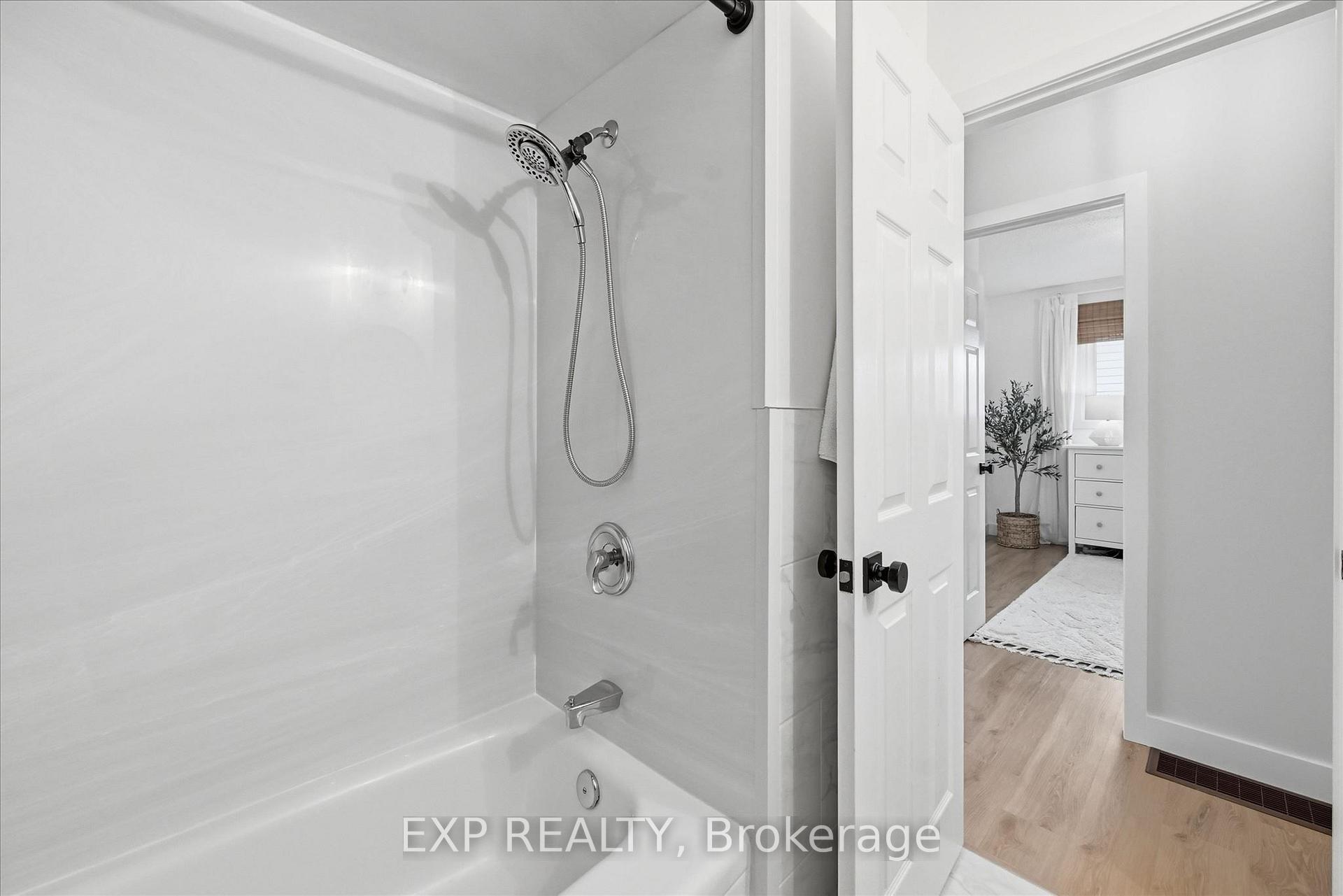 Photo 17 of 66 Elmore Drive, Hamilton, Eleanor — HOMEH