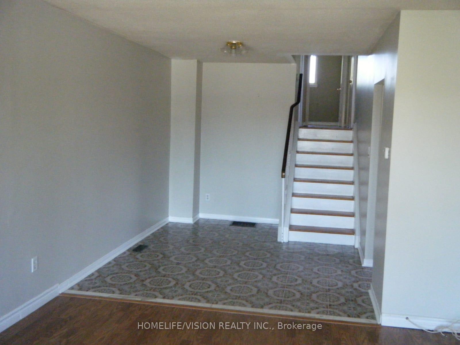 Photo 5 of 3766 Darla Drive E, Mississauga, Malton — HOMEH