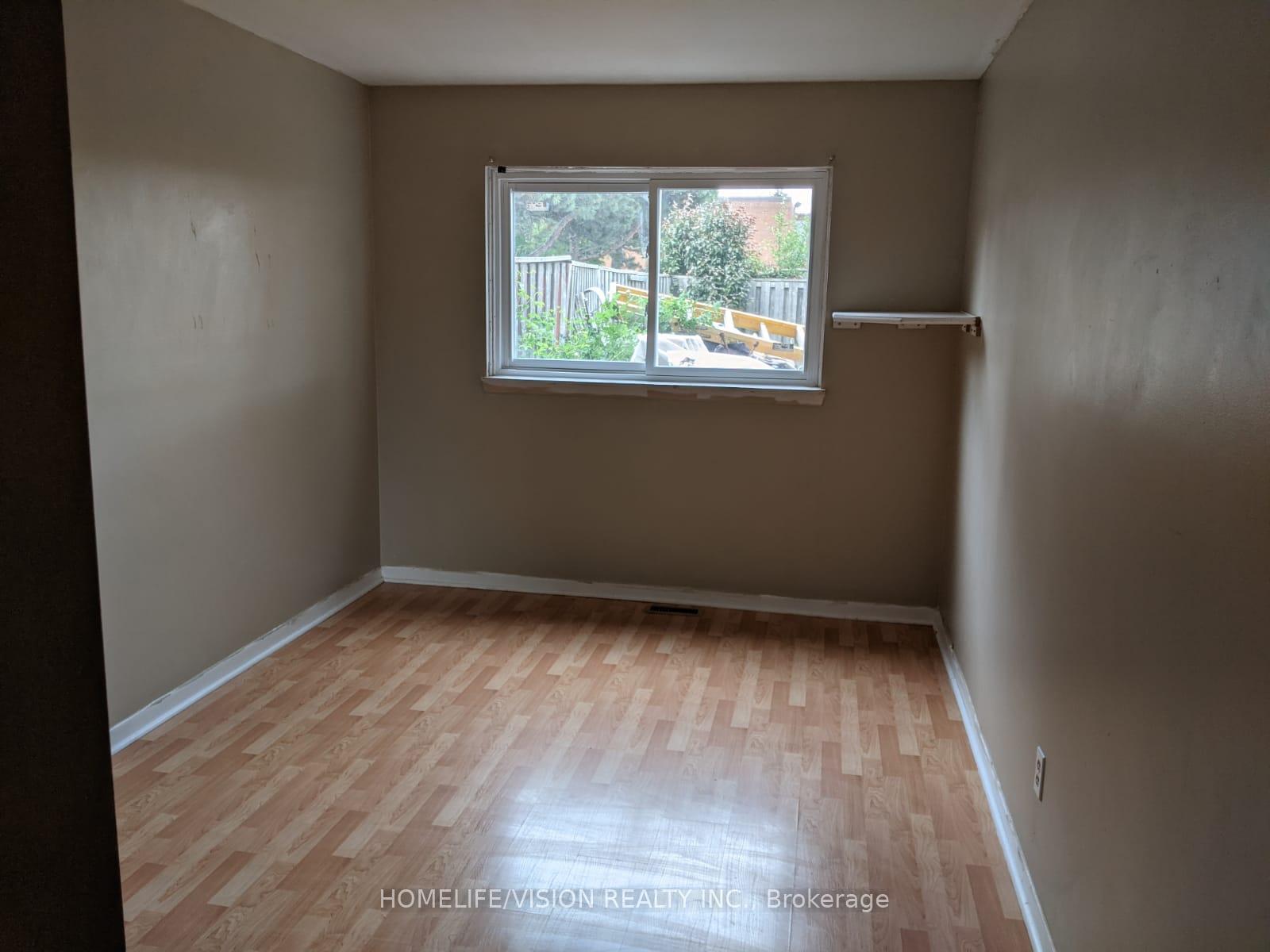 Photo 6 of 3766 Darla Drive E, Mississauga, Malton — HOMEH