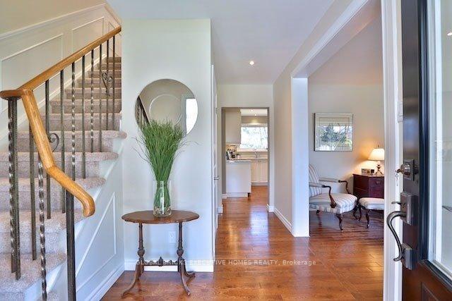 Photo 6 of 23 Whitefriars Drive, North York, Parkwoods-Donalda — HOMEH