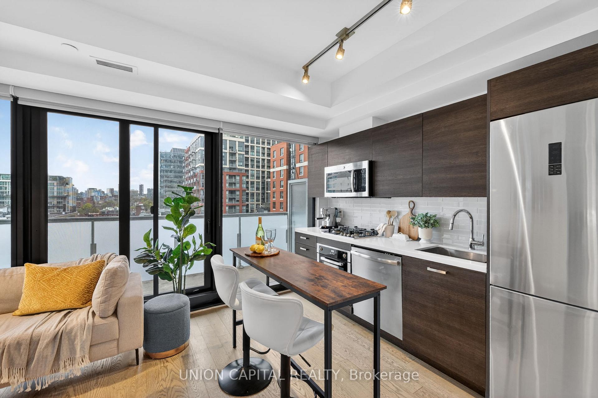 Photo 2 of Unit 1004, 11 Charlotte Street, Toronto, Waterfront Communities — HOMEH