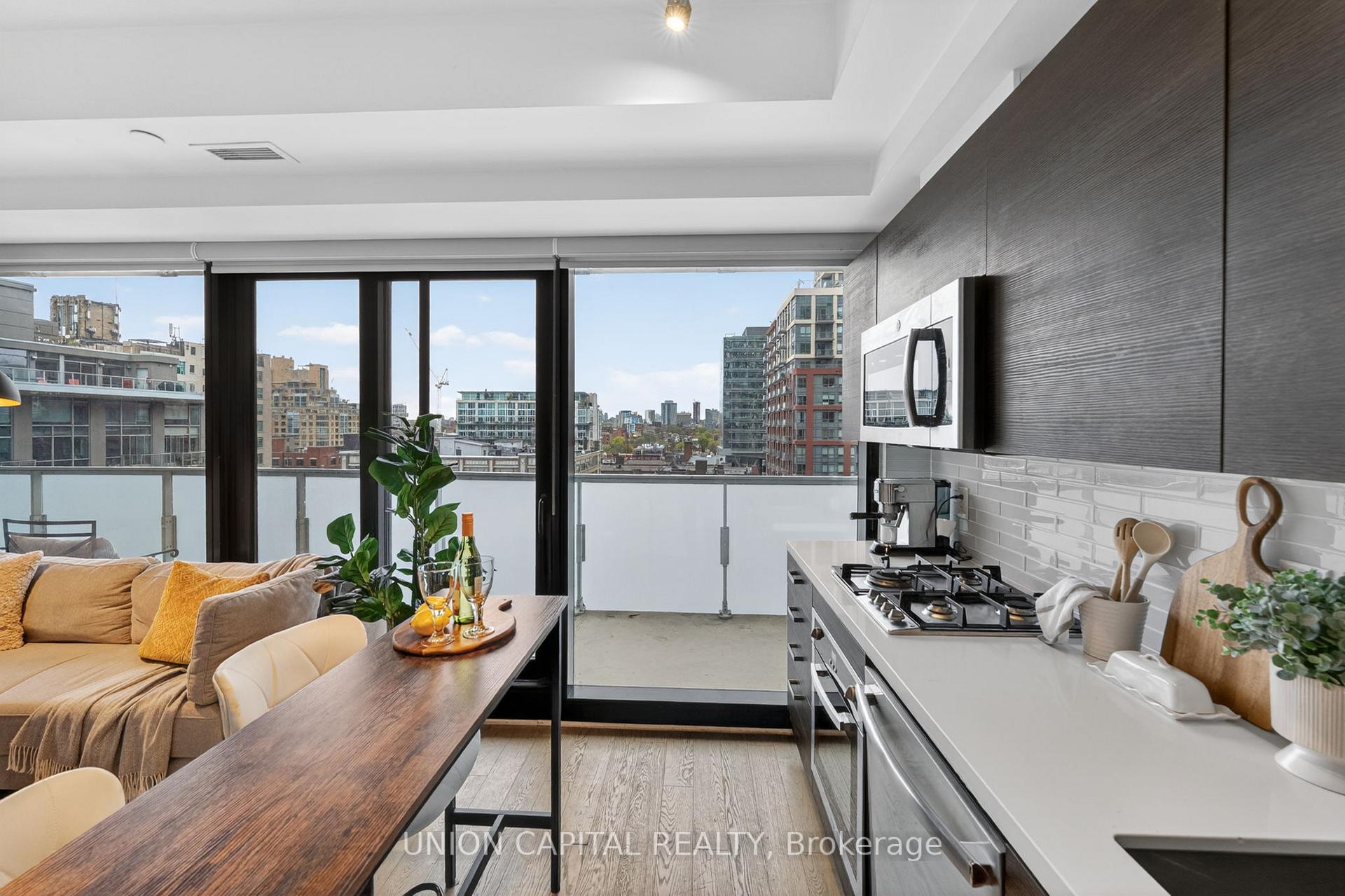 Photo 3 of Unit 1004, 11 Charlotte Street, Toronto, Waterfront Communities — HOMEH
