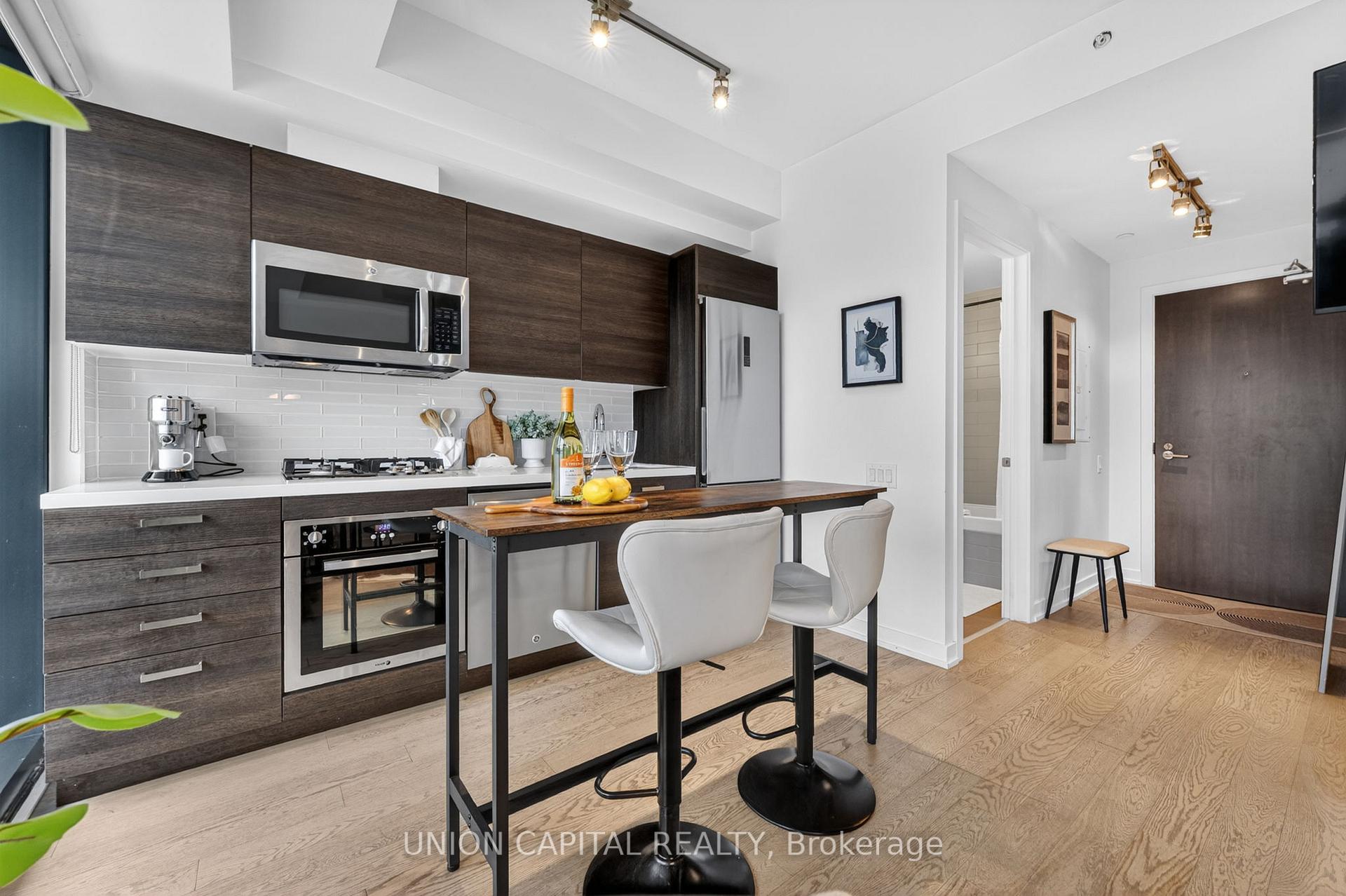 Photo 7 of Unit 1004, 11 Charlotte Street, Toronto, Waterfront Communities — HOMEH