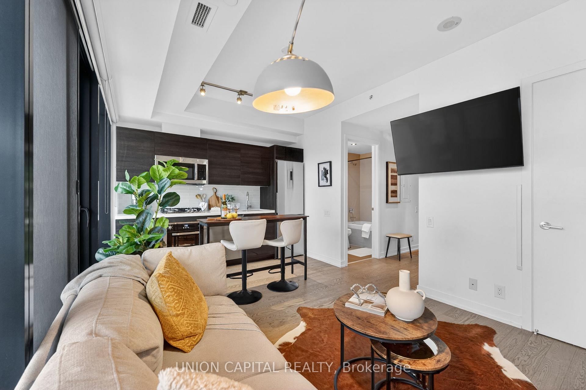 Photo 8 of Unit 1004, 11 Charlotte Street, Toronto, Waterfront Communities — HOMEH