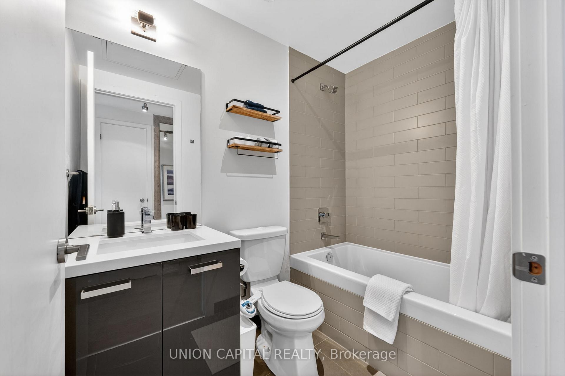 Photo 16 of Unit 1004, 11 Charlotte Street, Toronto, Waterfront Communities — HOMEH