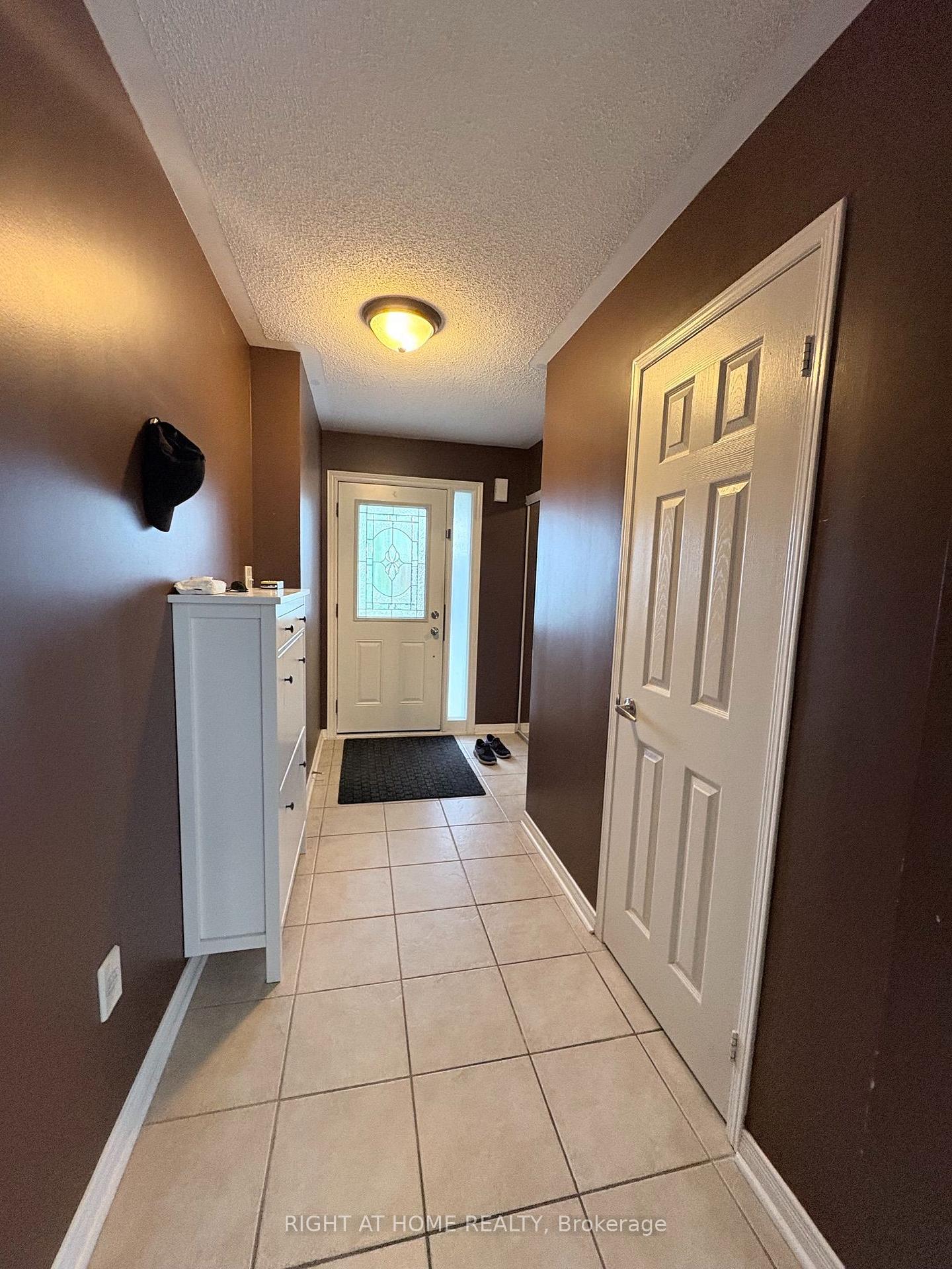 Photo 2 of 26 Atlantis Drive, Whitby, Blue Grass Meadows — HOMEH