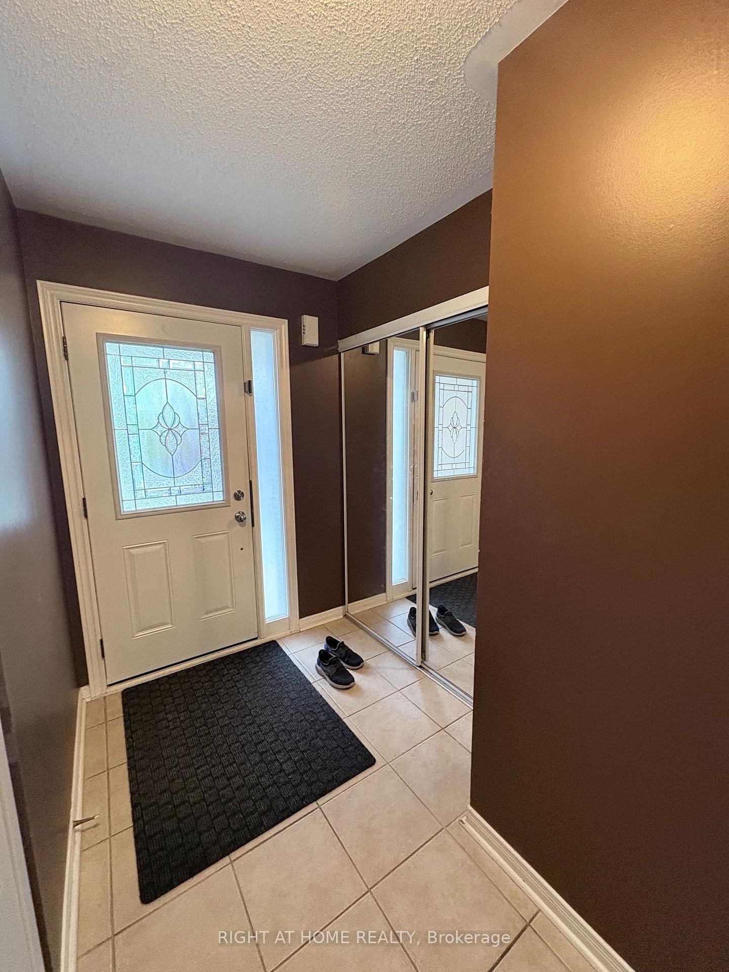 Photo 3 of 26 Atlantis Drive, Whitby, Blue Grass Meadows — HOMEH