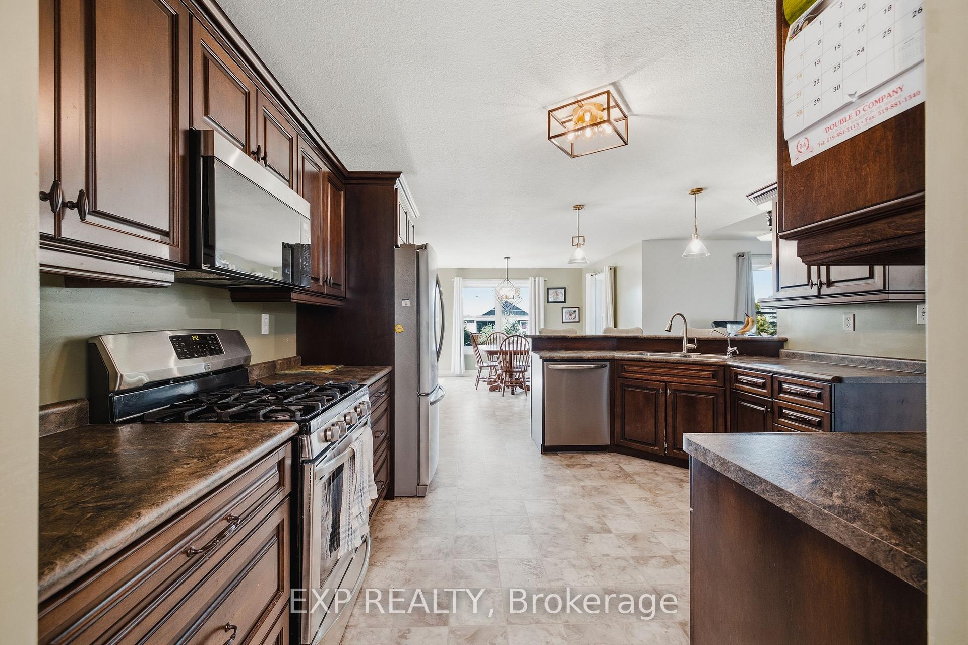 Photo 13 of 14 Regency Drive, Minto — HOMEH