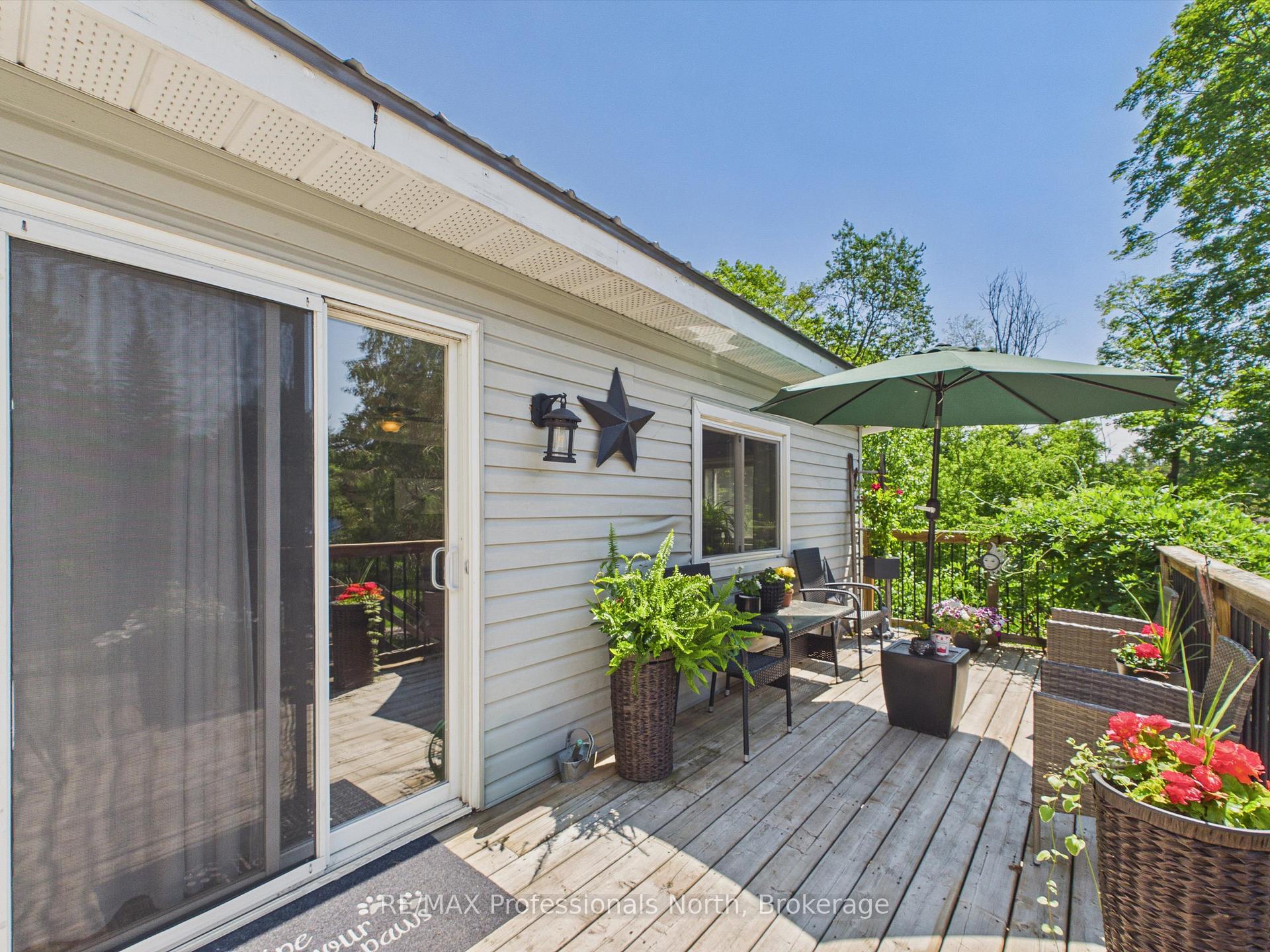 Photo 3 of 36 Edward Street, Bracebridge — HOMEH