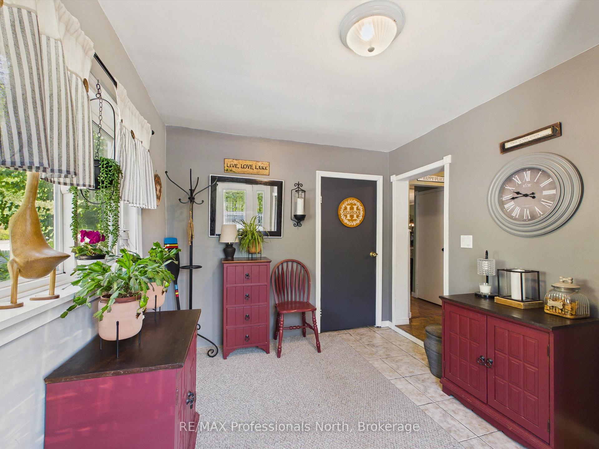 Photo 6 of 36 Edward Street, Bracebridge — HOMEH