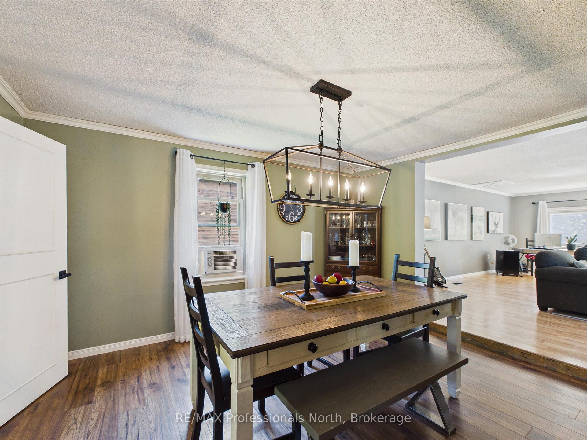 Photo 23 of 36 Edward Street, Bracebridge — HOMEH