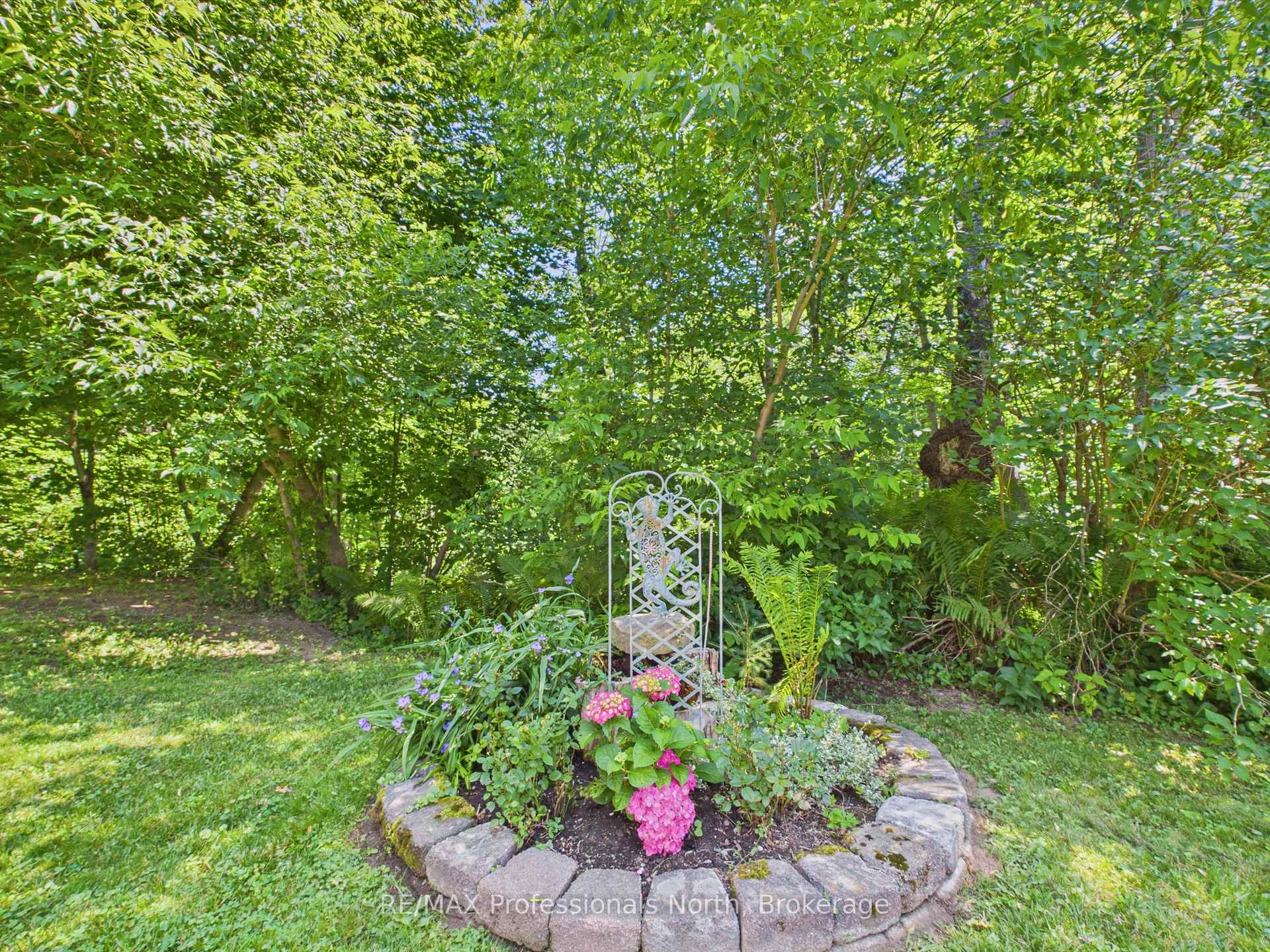 Photo 44 of 36 Edward Street, Bracebridge — HOMEH