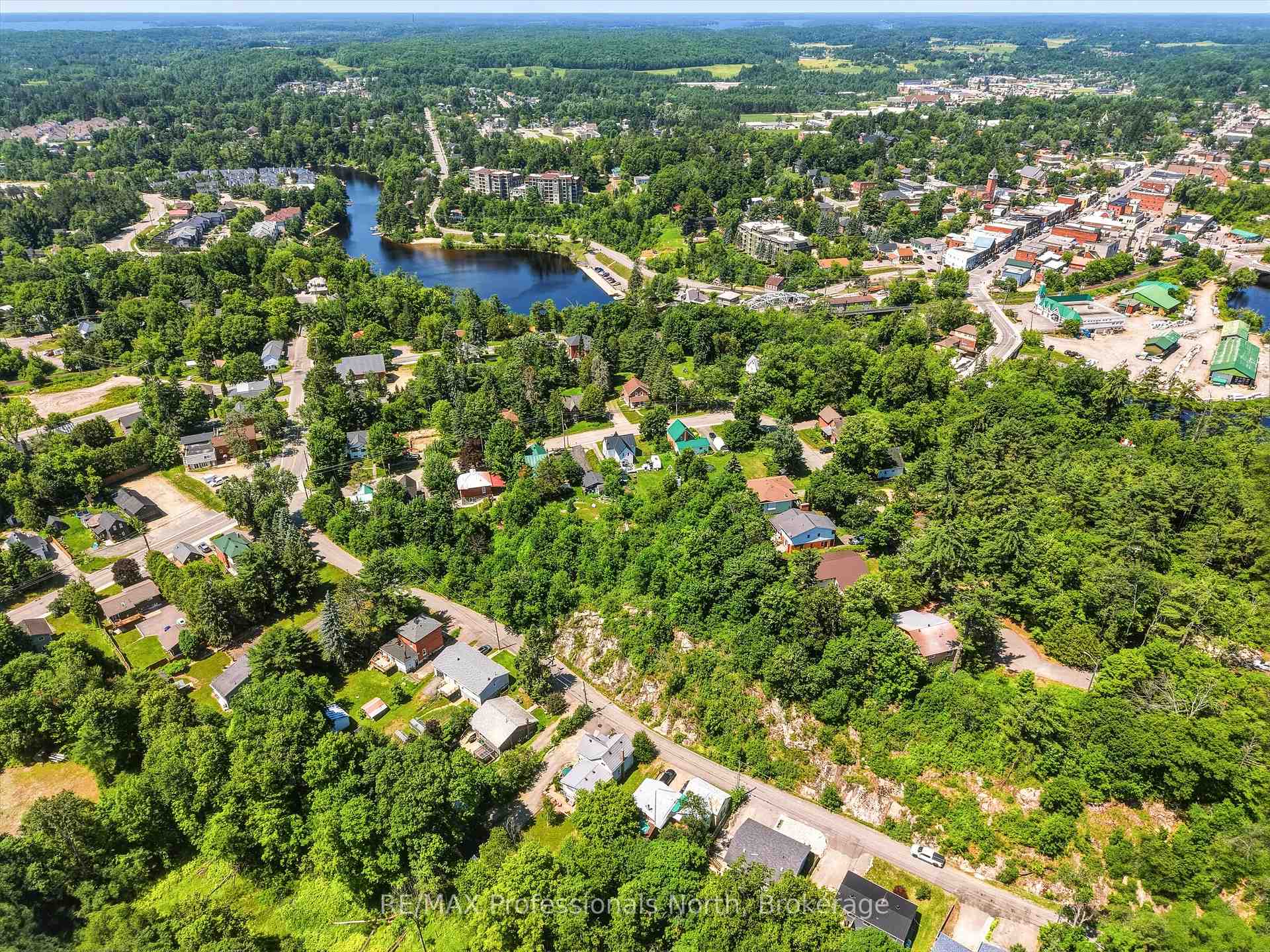 Photo 49 of 36 Edward Street, Bracebridge — HOMEH