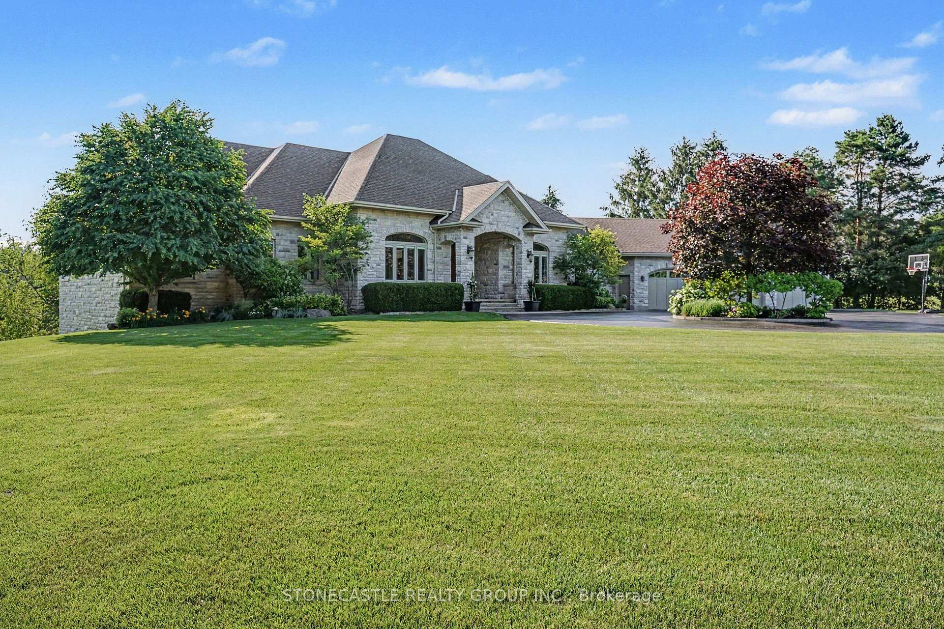 Photo 1 of 4 Sugarbush Lane, Uxbridge, Rural Uxbridge — HOMEH