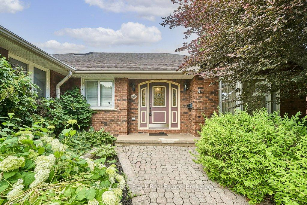 Photo 3 of 137 Samac Trail, Oshawa, Samac — HOMEH