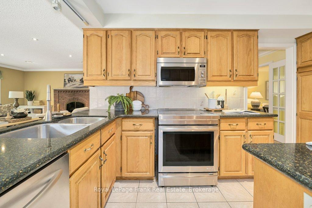 Photo 19 of 137 Samac Trail, Oshawa, Samac — HOMEH