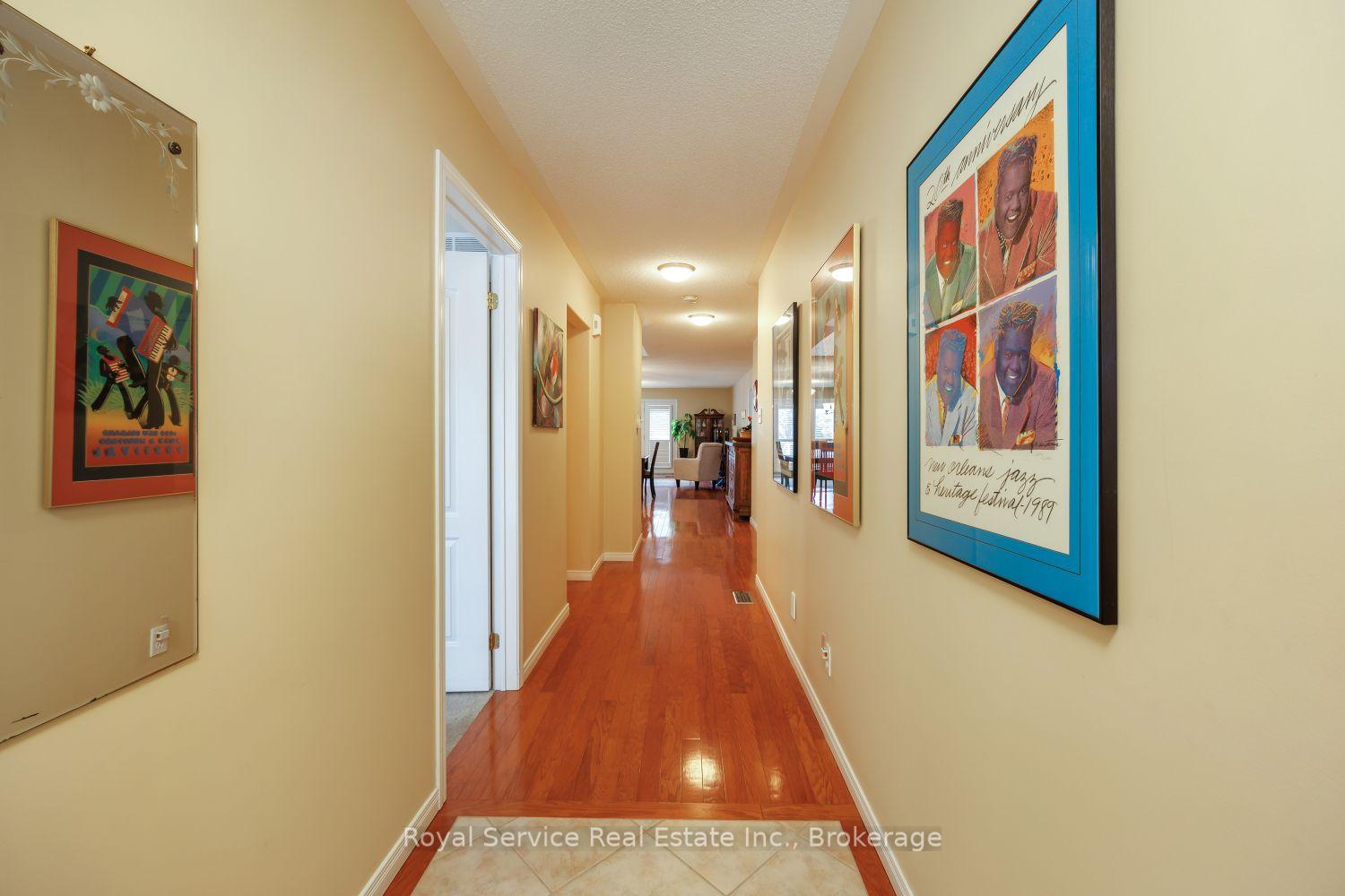 Photo 4 of Unit 6, 877 Wentworth Street, Peterborough, Otonabee Ward 1 — HOMEH