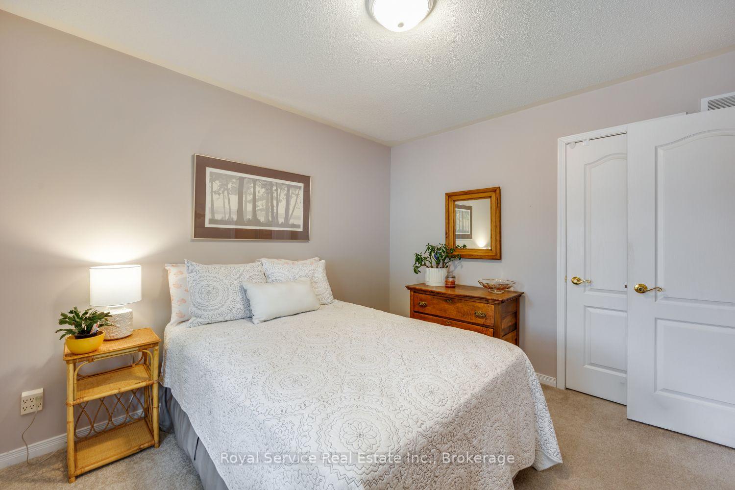 Photo 6 of Unit 6, 877 Wentworth Street, Peterborough, Otonabee Ward 1 — HOMEH
