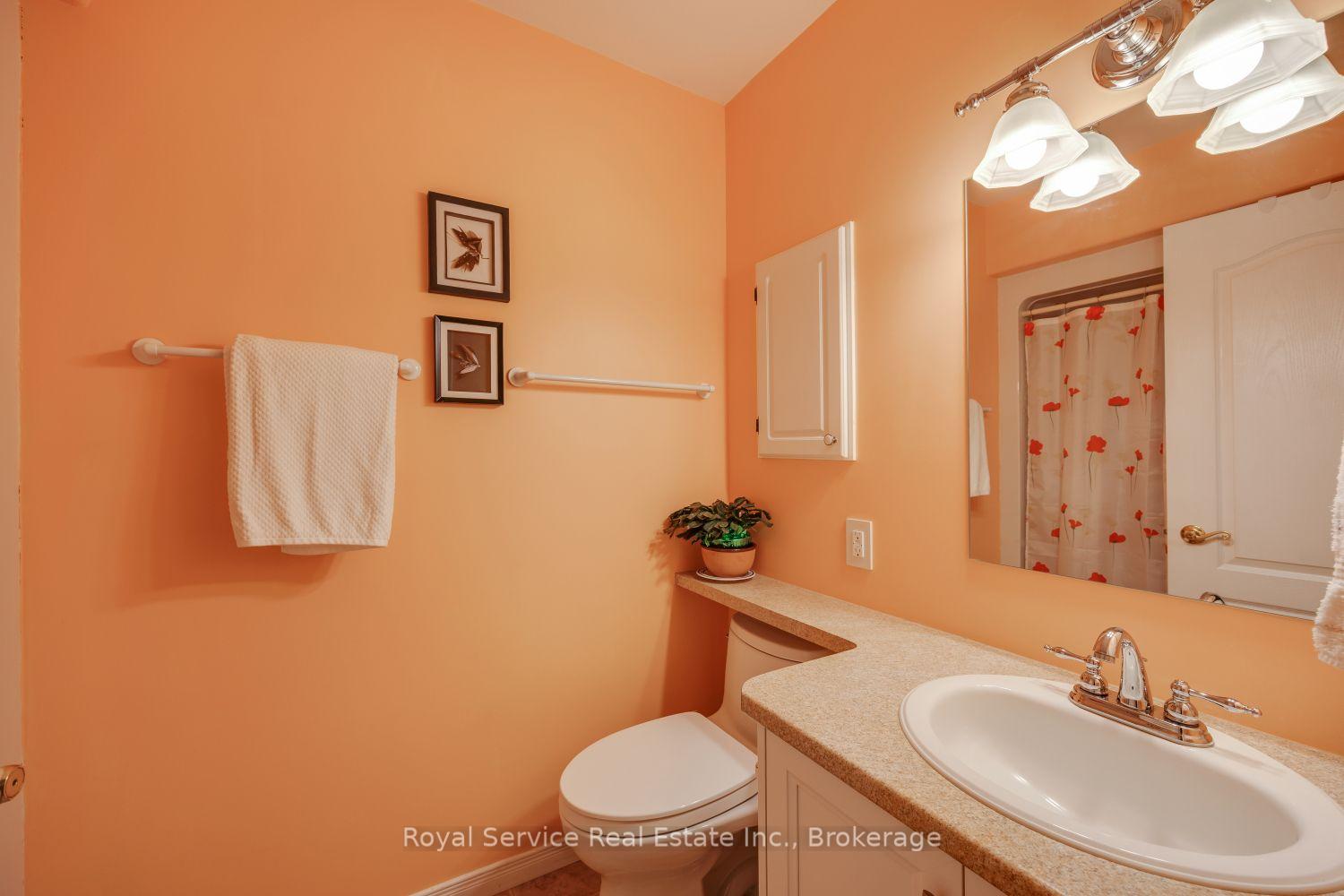 Photo 7 of Unit 6, 877 Wentworth Street, Peterborough, Otonabee Ward 1 — HOMEH