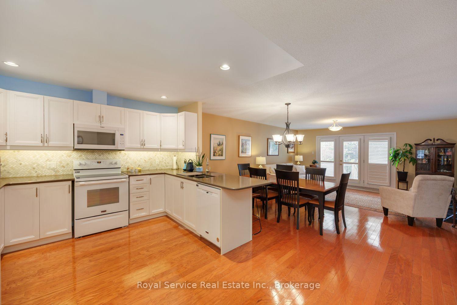 Photo 8 of Unit 6, 877 Wentworth Street, Peterborough, Otonabee Ward 1 — HOMEH
