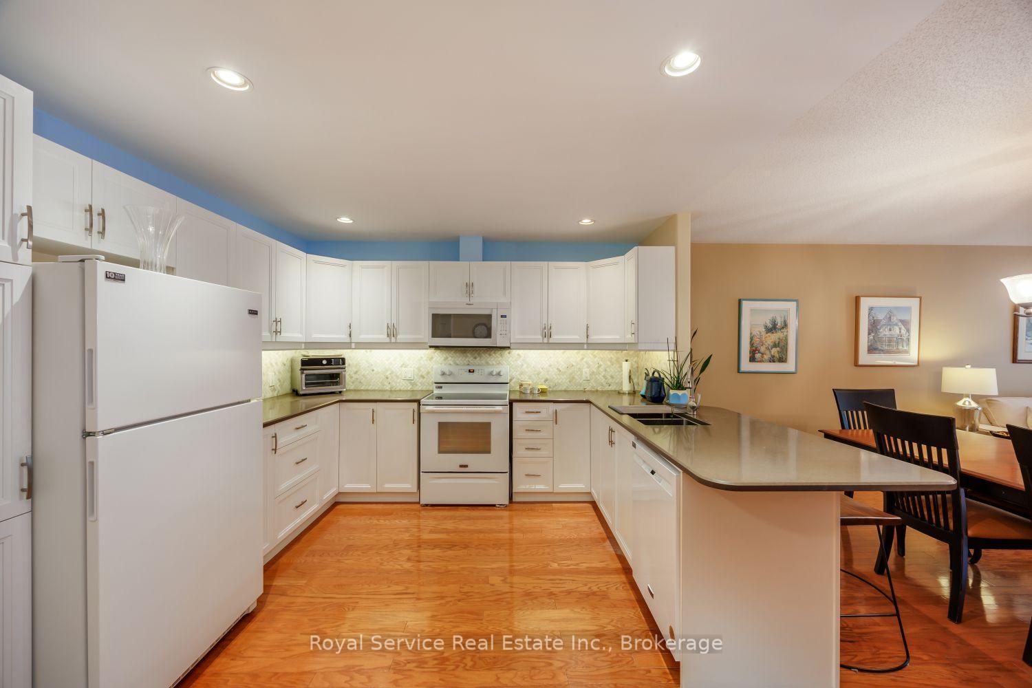 Photo 9 of Unit 6, 877 Wentworth Street, Peterborough, Otonabee Ward 1 — HOMEH