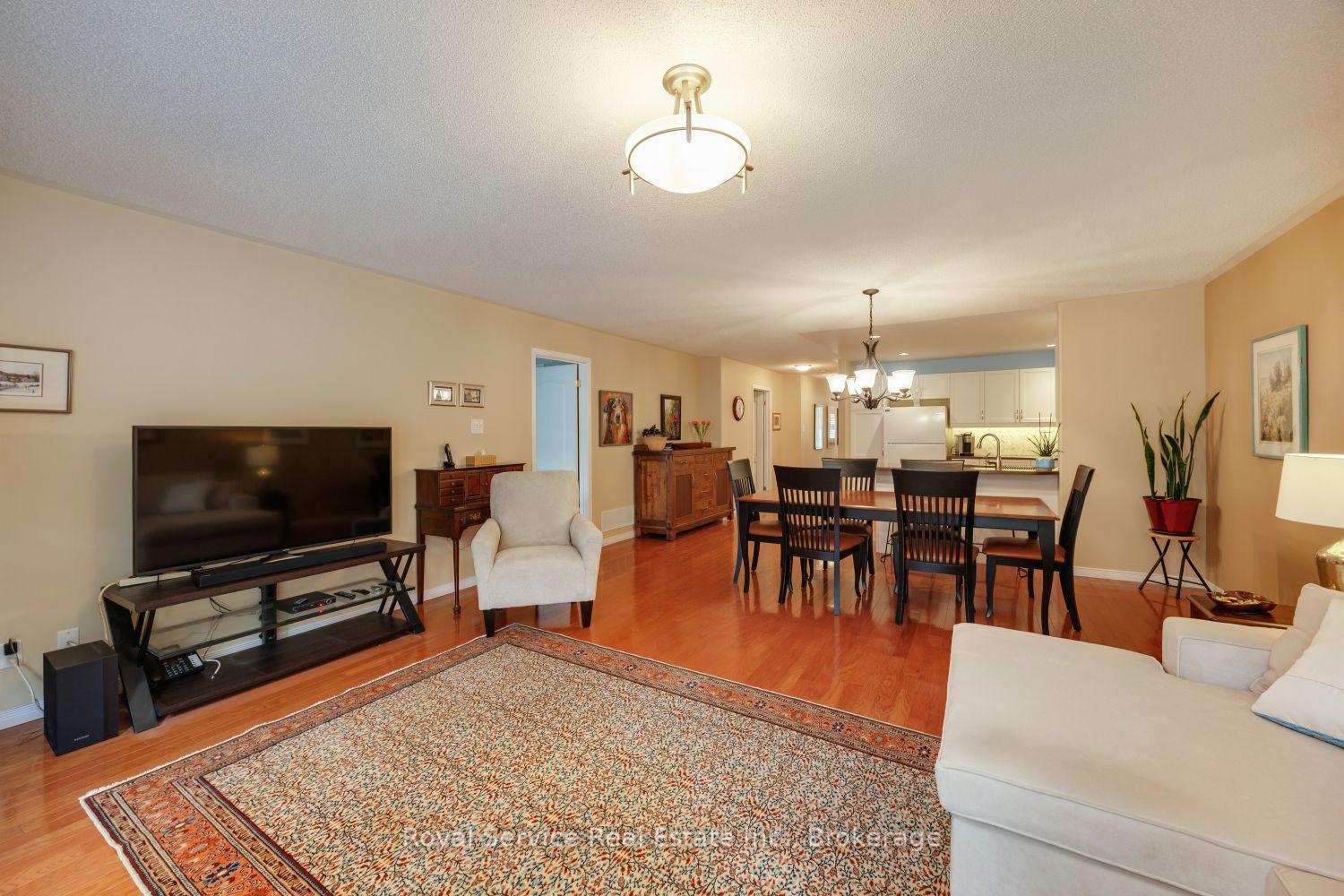 Photo 15 of Unit 6, 877 Wentworth Street, Peterborough, Otonabee Ward 1 — HOMEH