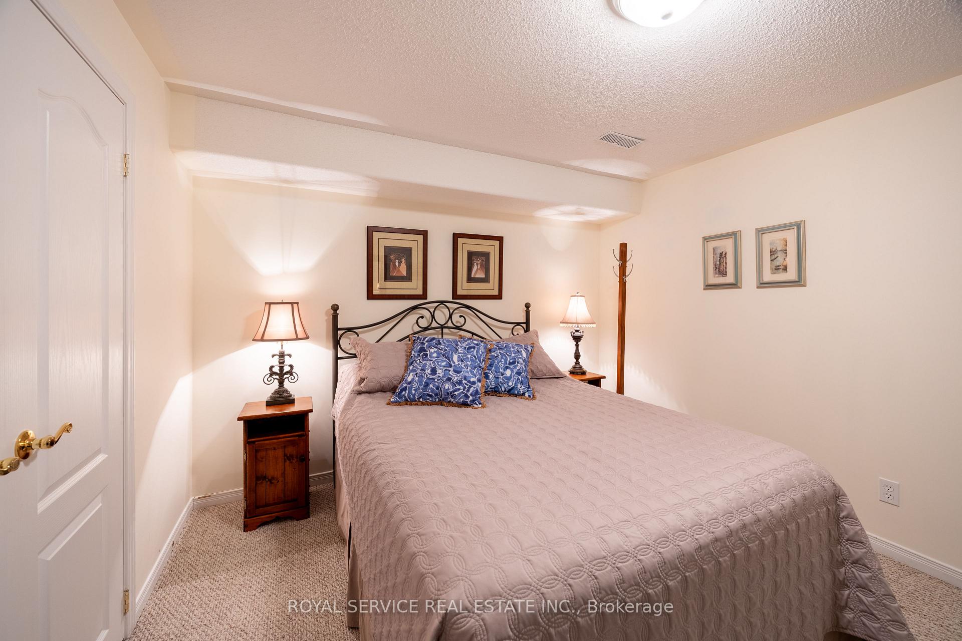 Photo 24 of Unit 6, 877 Wentworth Street, Peterborough, Otonabee Ward 1 — HOMEH