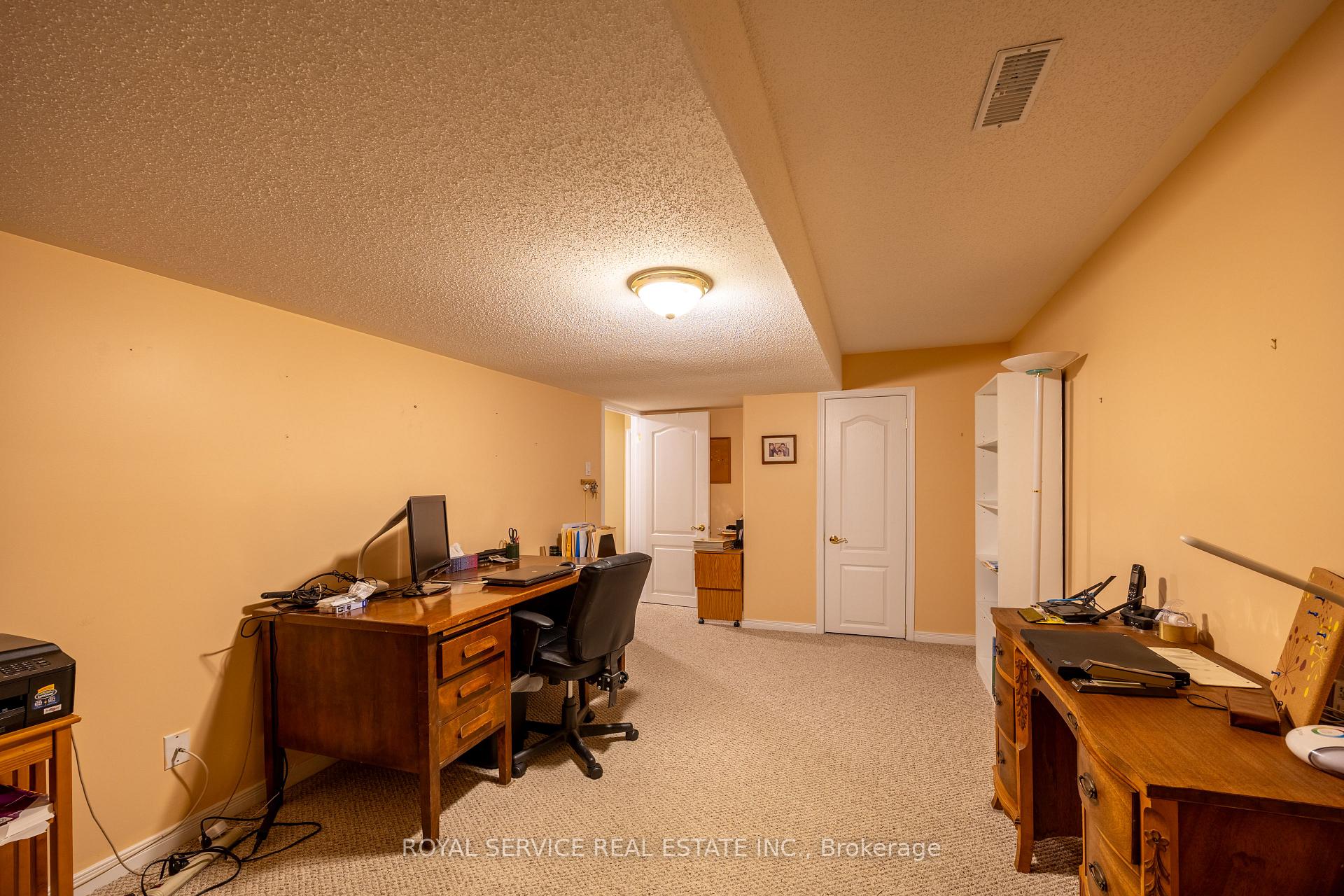 Photo 26 of Unit 6, 877 Wentworth Street, Peterborough, Otonabee Ward 1 — HOMEH