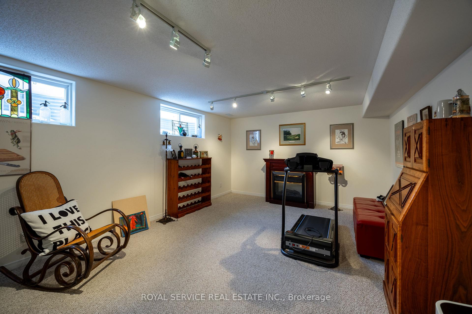 Photo 28 of Unit 6, 877 Wentworth Street, Peterborough, Otonabee Ward 1 — HOMEH