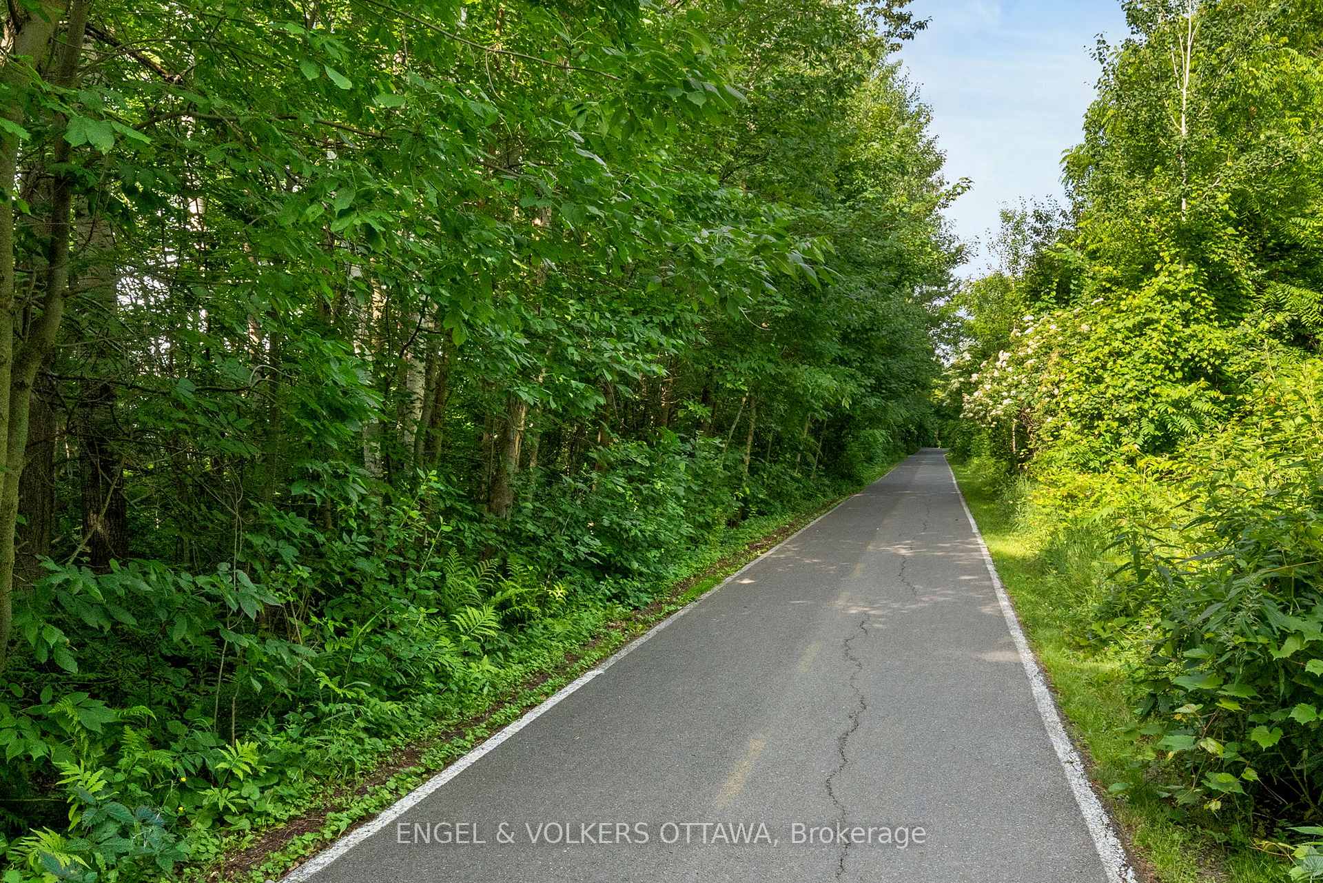 Photo 46 of 140 Station Trail, Russell, Village of Russell — HOMEH