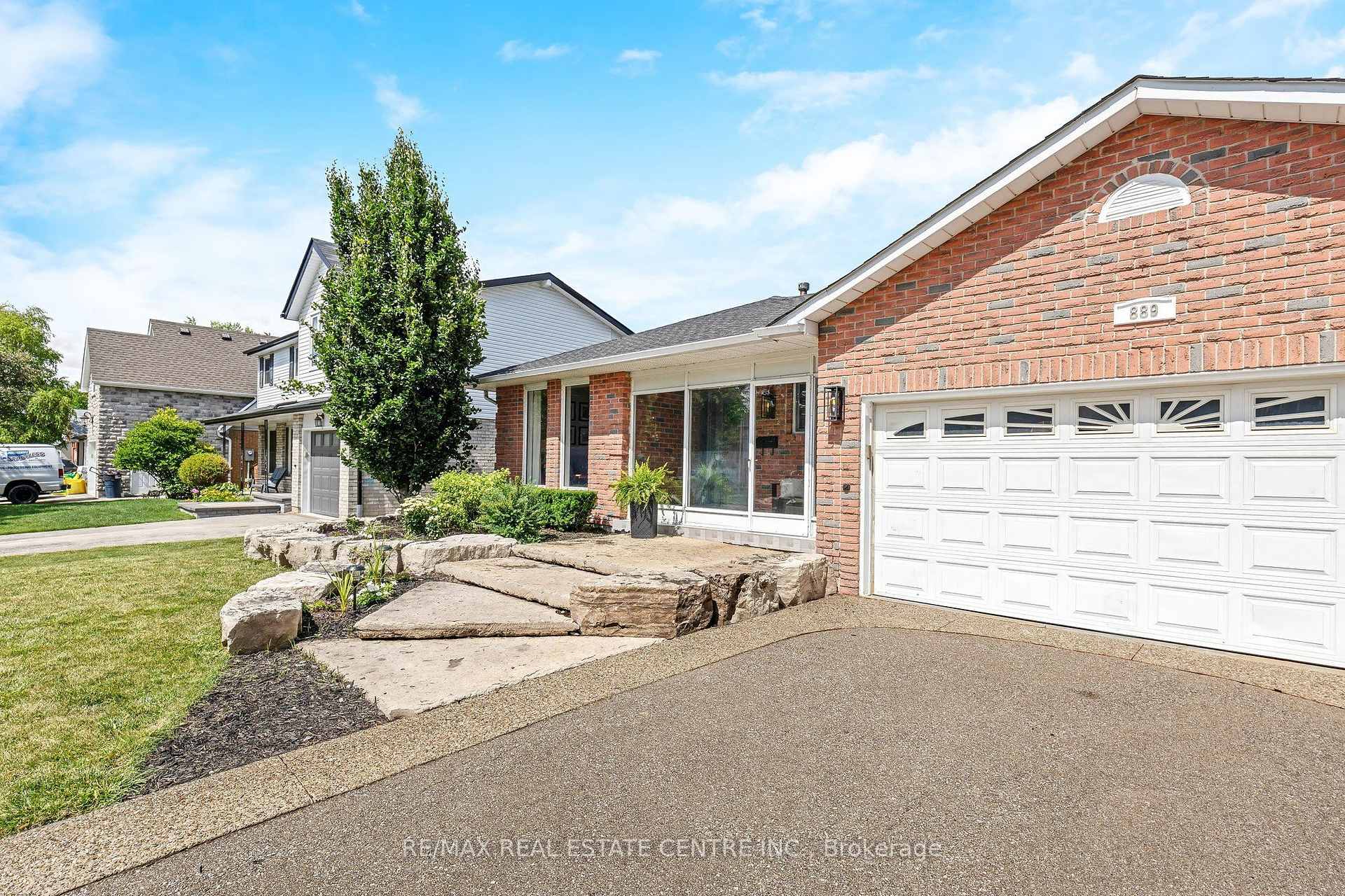 Photo 5 of 889 Anderson Avenue, Milton, Timberlea — HOMEH