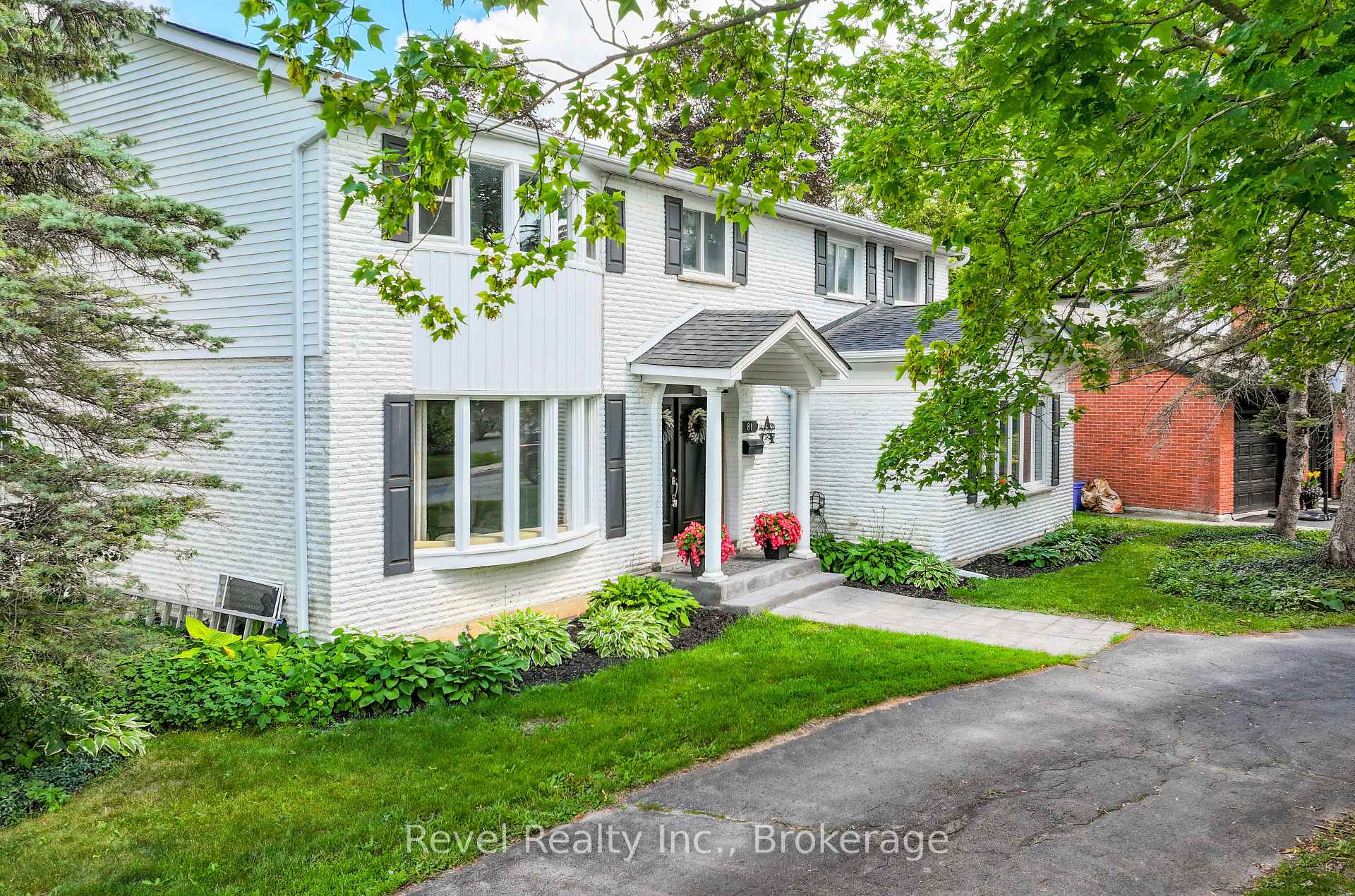 Photo 2 of 81 Sanderling Crescent, Kawartha Lakes, Lindsay — HOMEH