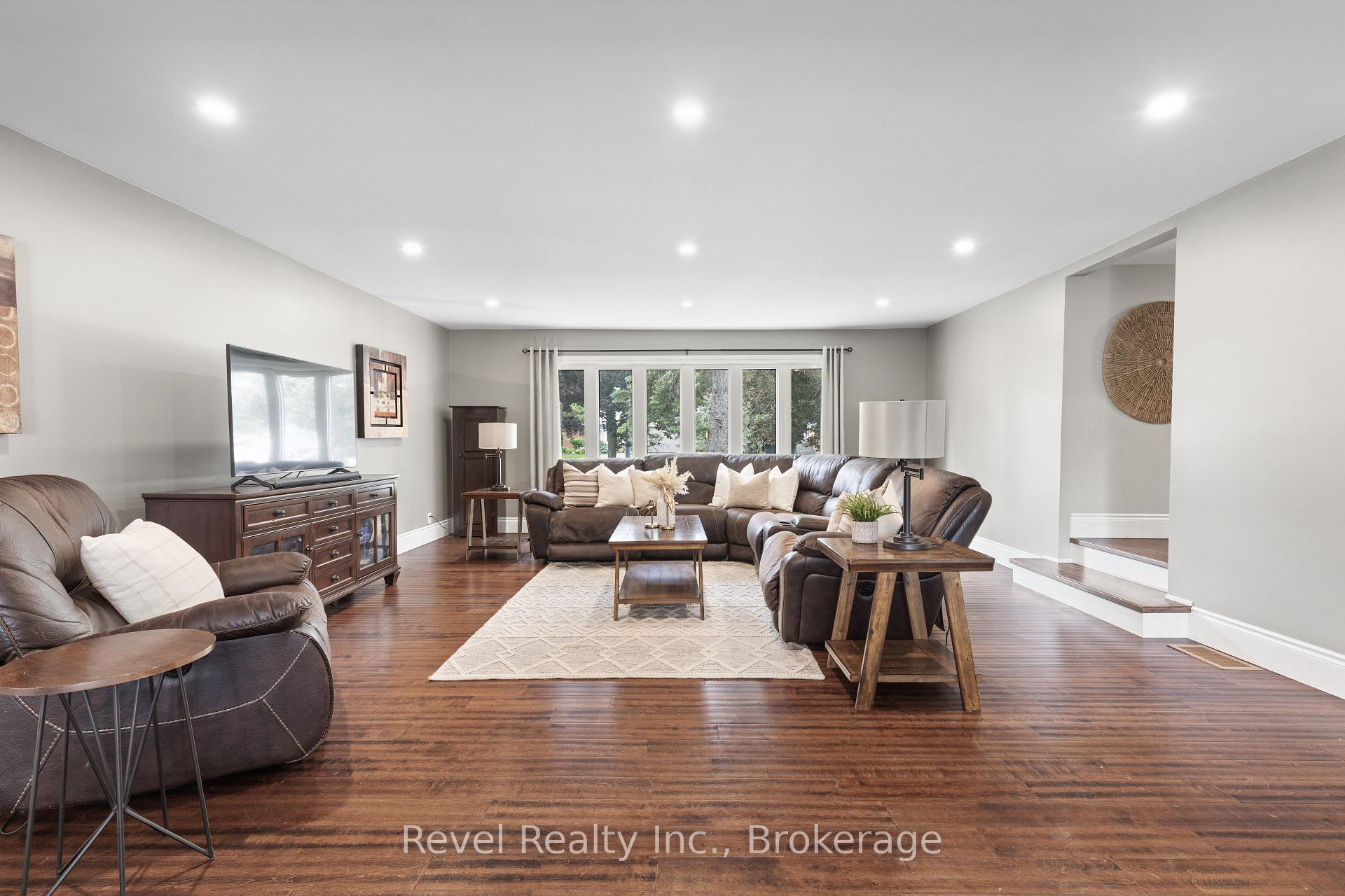Photo 9 of 81 Sanderling Crescent, Kawartha Lakes, Lindsay — HOMEH
