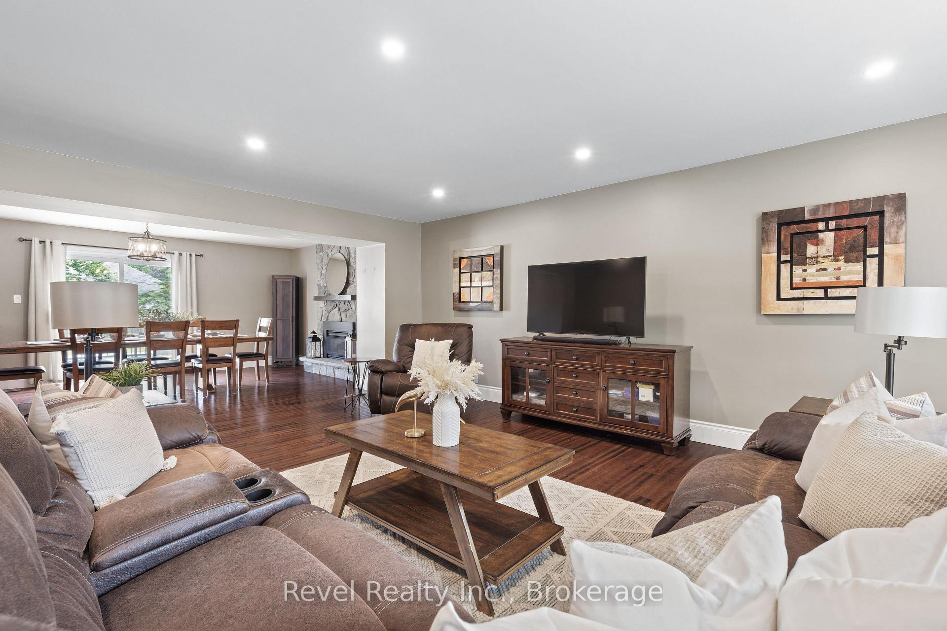 Photo 10 of 81 Sanderling Crescent, Kawartha Lakes, Lindsay — HOMEH
