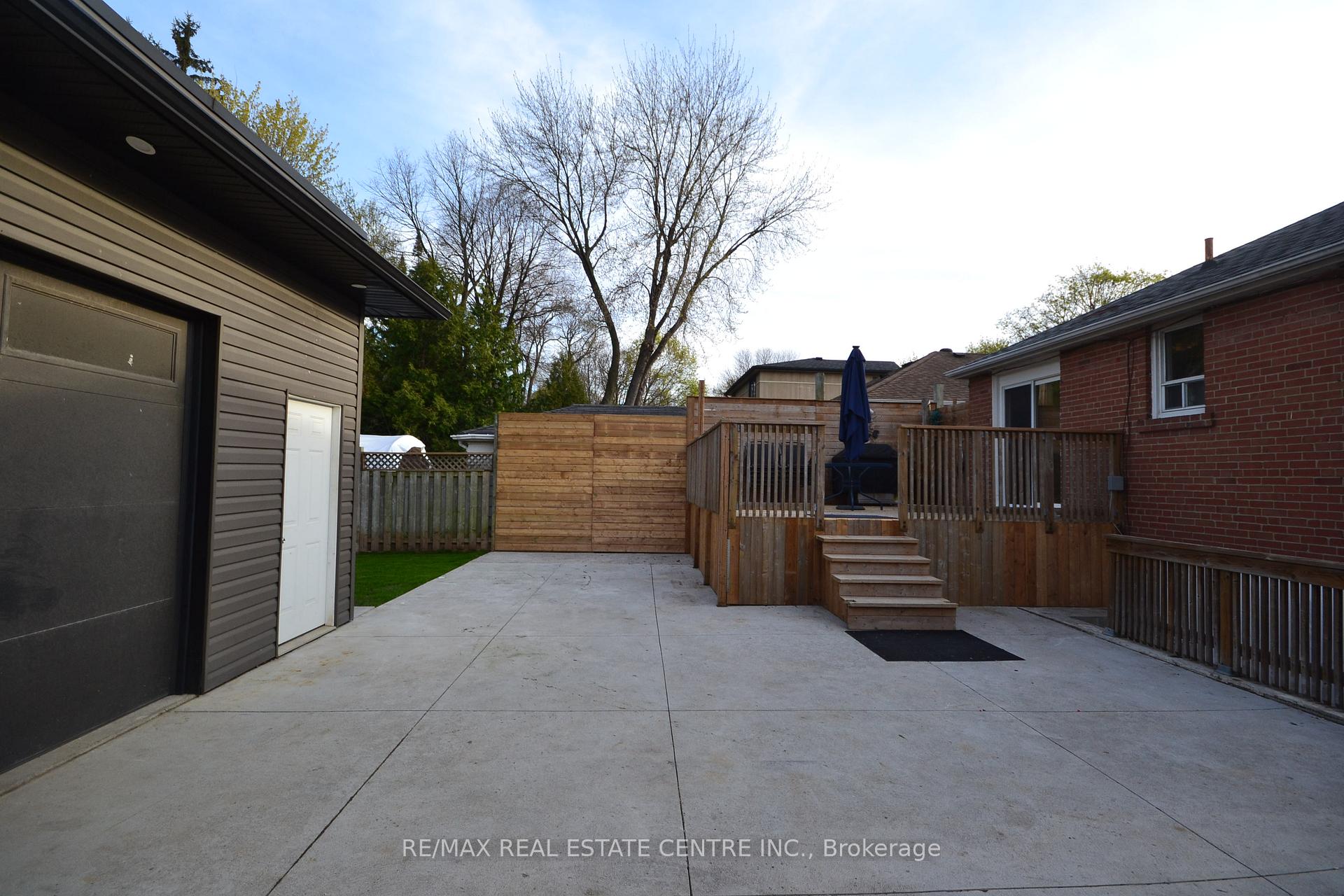 Photo 6 of 75 Cynthia Road, Toronto, Rockcliffe-Smythe — HOMEH