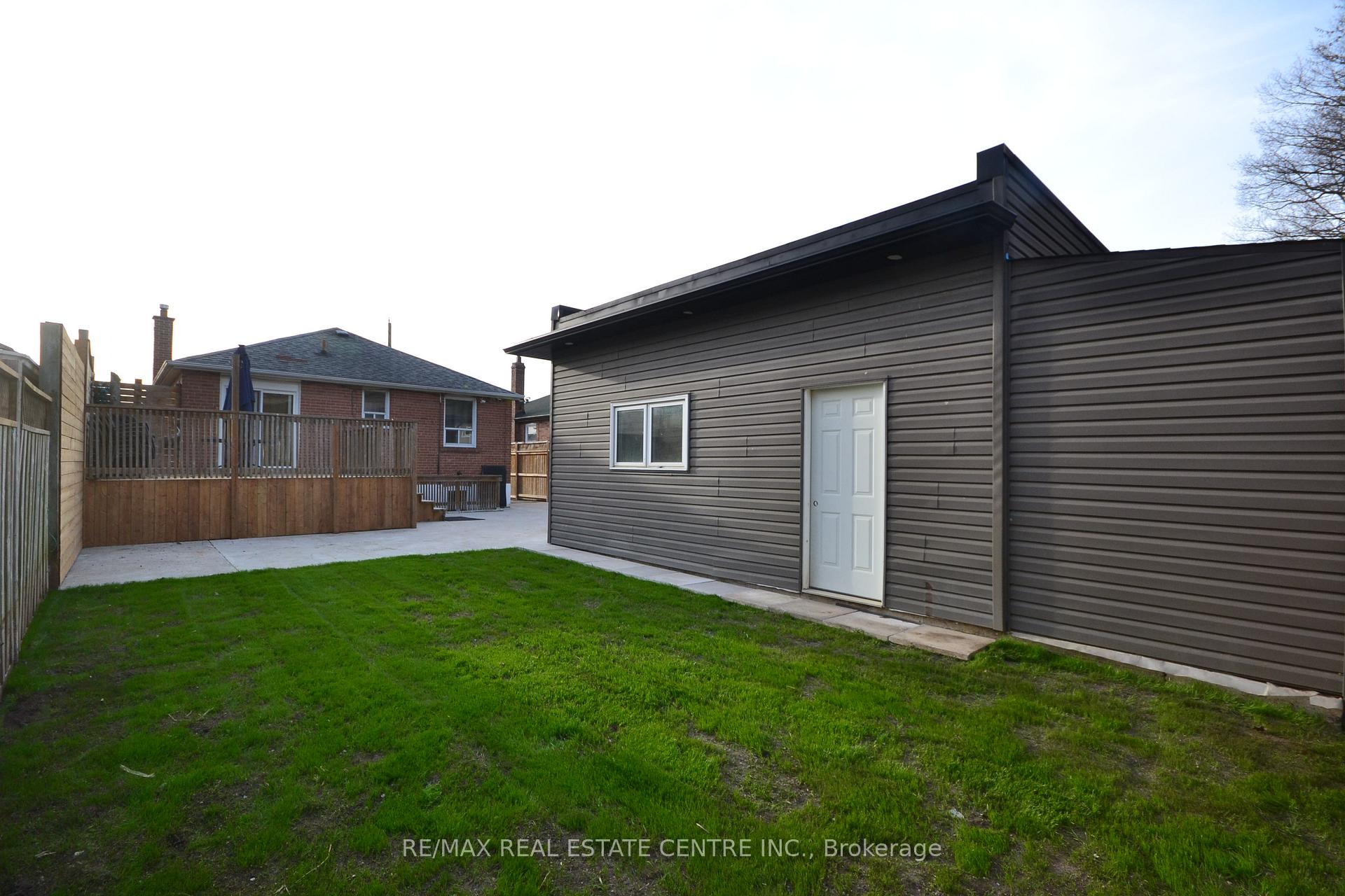 Photo 8 of 75 Cynthia Road, Toronto, Rockcliffe-Smythe — HOMEH