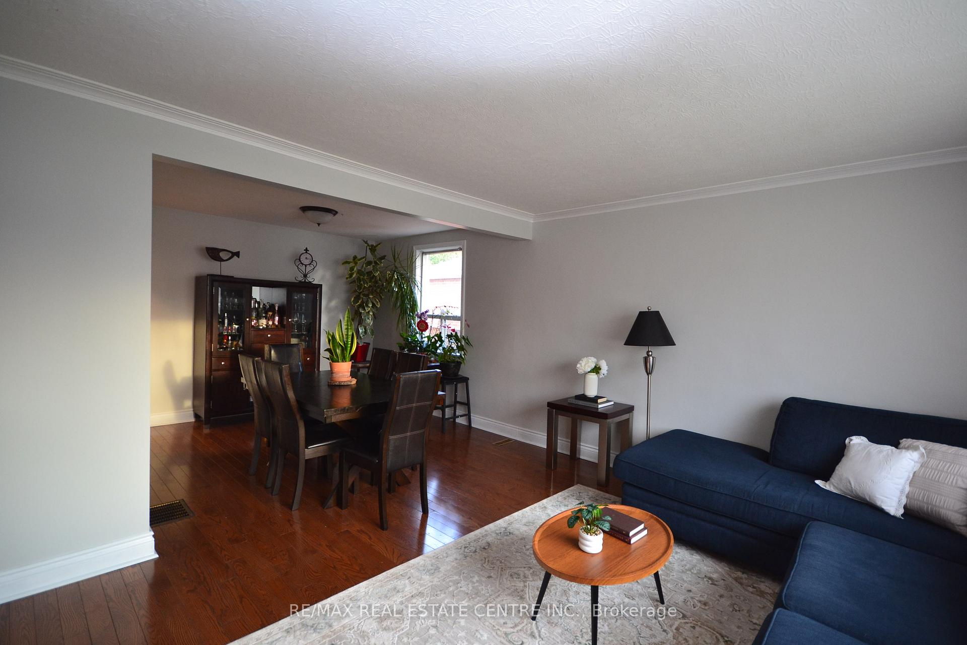 Photo 11 of 75 Cynthia Road, Toronto, Rockcliffe-Smythe — HOMEH