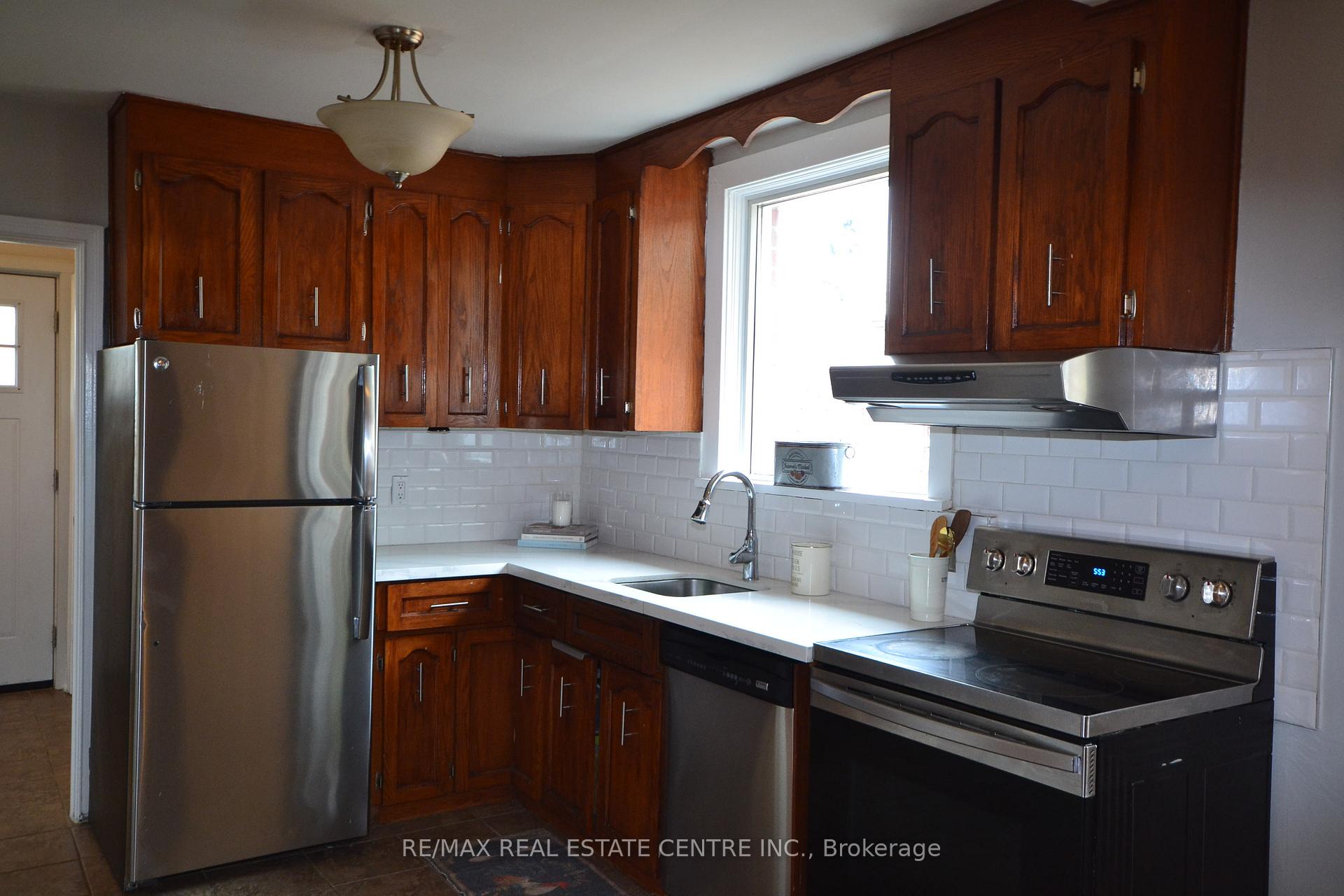 Photo 18 of 75 Cynthia Road, Toronto, Rockcliffe-Smythe — HOMEH