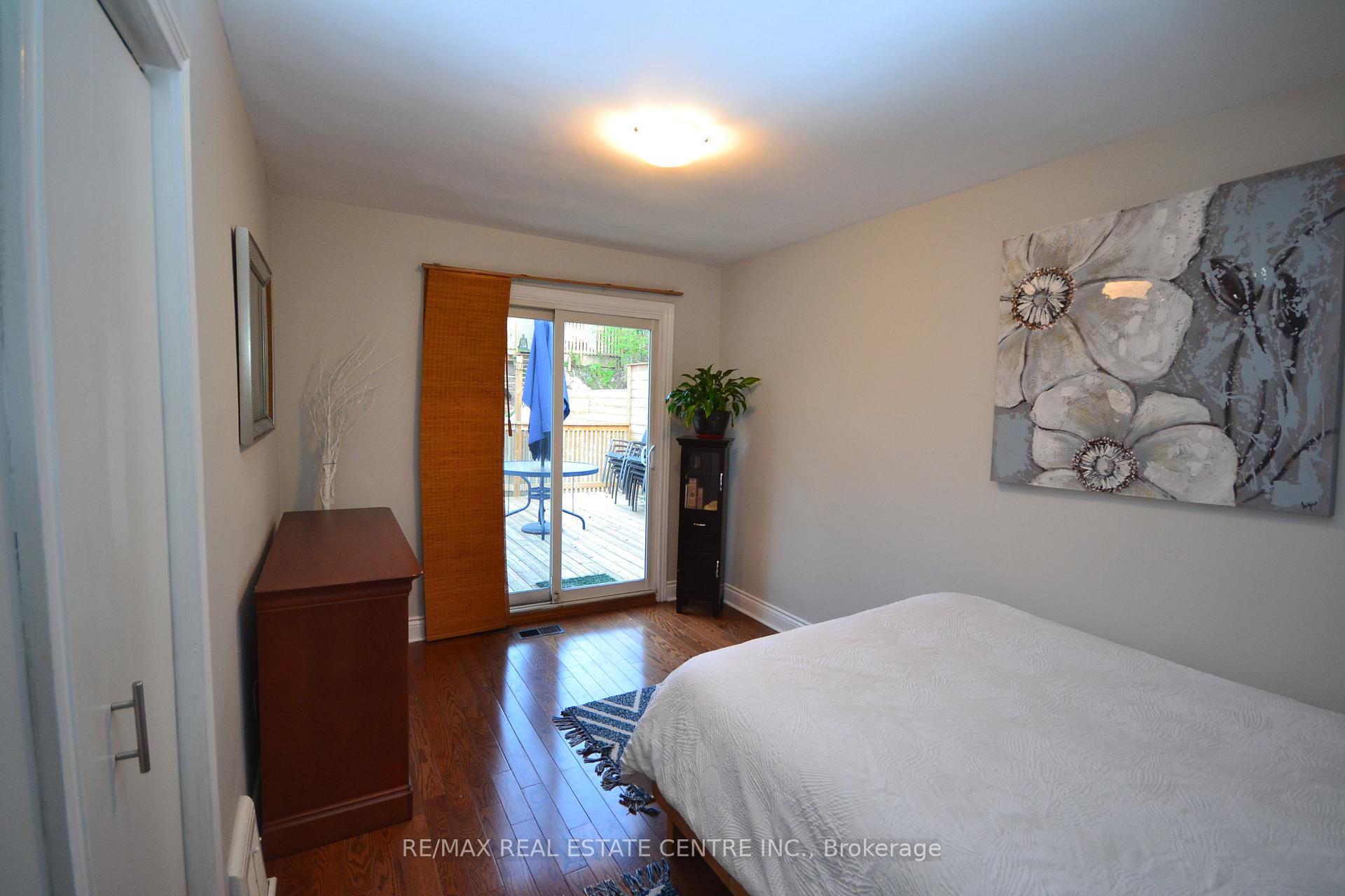 Photo 21 of 75 Cynthia Road, Toronto, Rockcliffe-Smythe — HOMEH