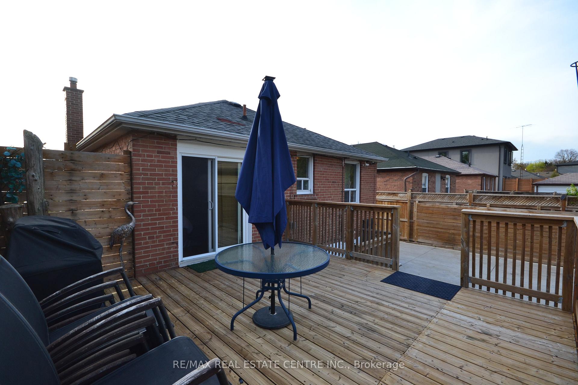Photo 22 of 75 Cynthia Road, Toronto, Rockcliffe-Smythe — HOMEH