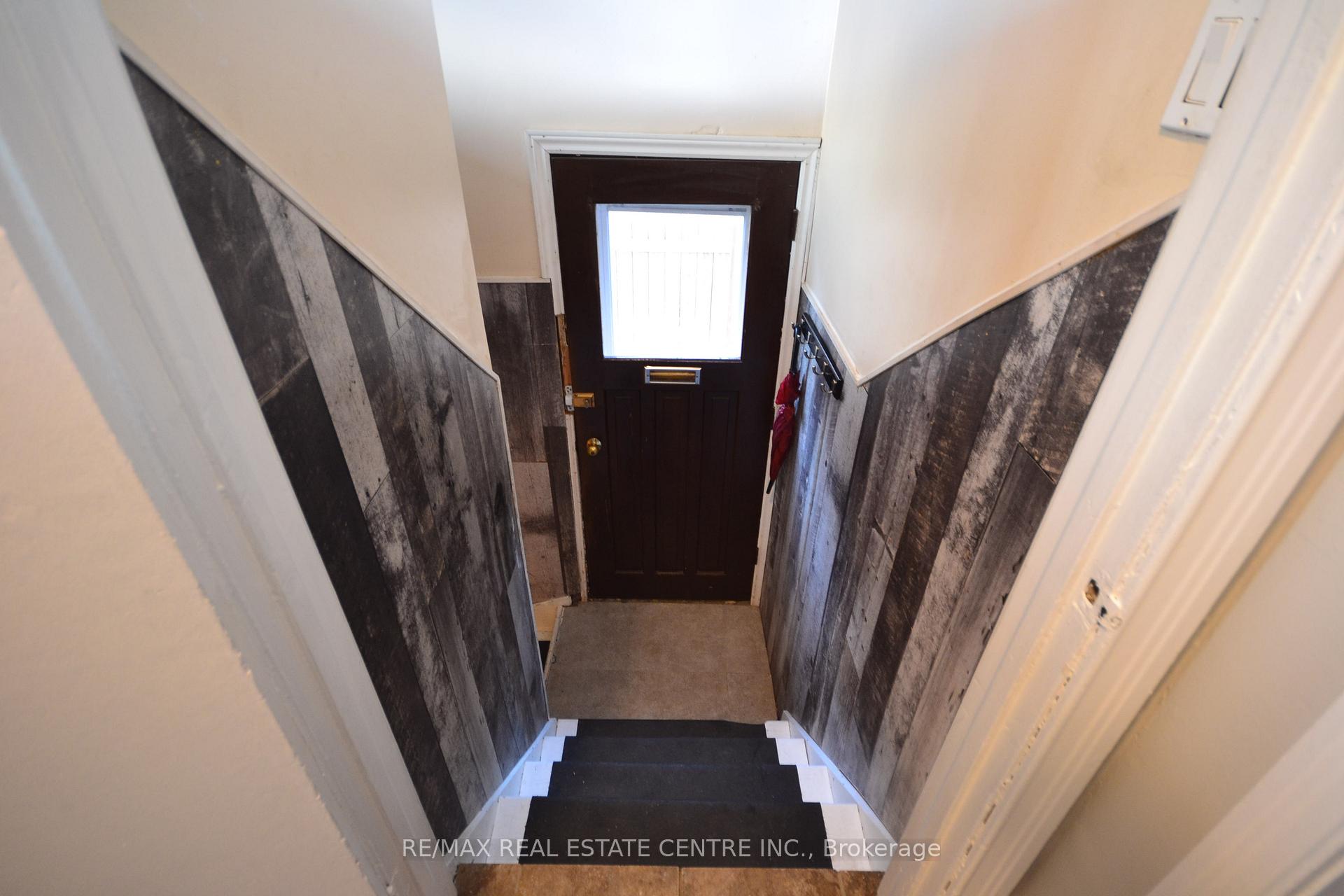 Photo 29 of 75 Cynthia Road, Toronto, Rockcliffe-Smythe — HOMEH