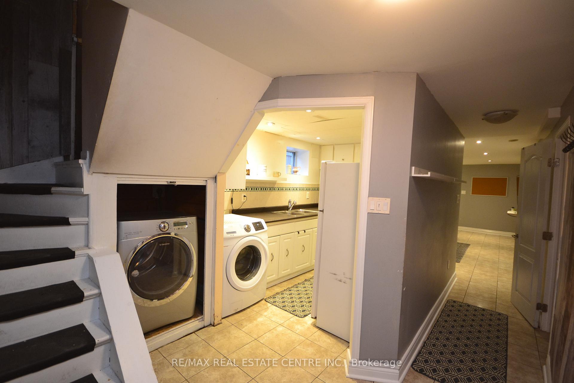 Photo 31 of 75 Cynthia Road, Toronto, Rockcliffe-Smythe — HOMEH