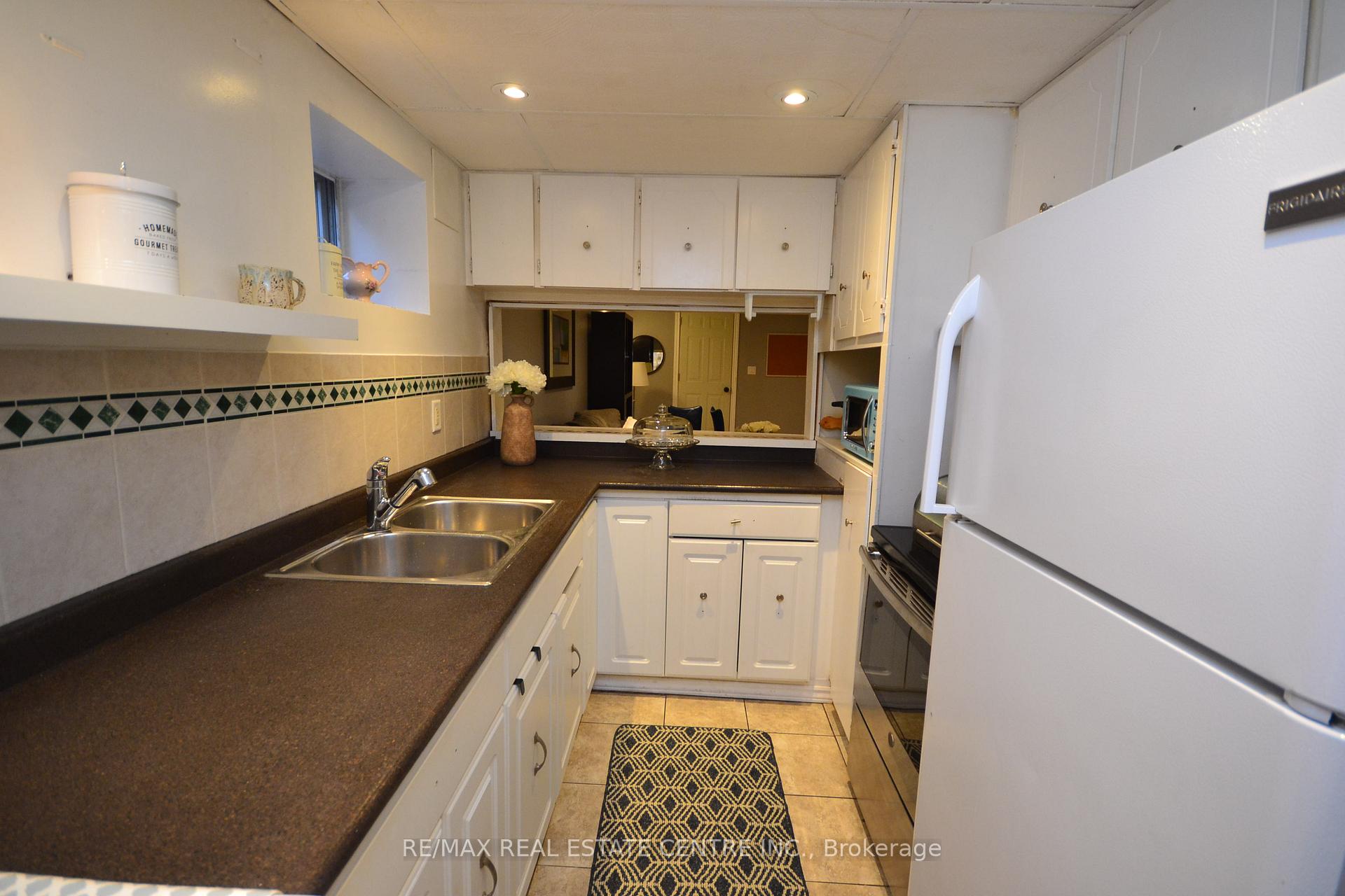Photo 32 of 75 Cynthia Road, Toronto, Rockcliffe-Smythe — HOMEH